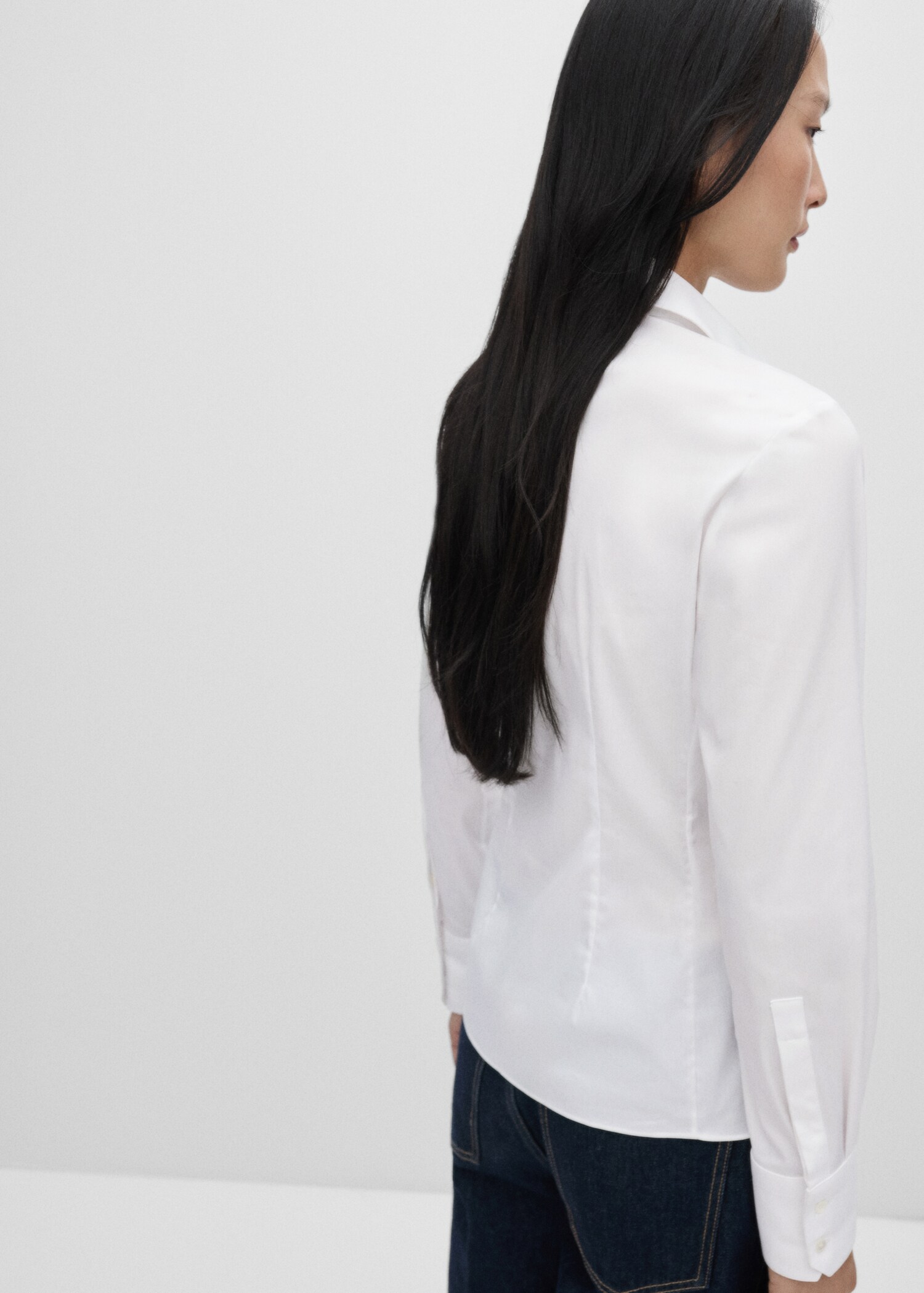 Slim fit poplin shirt - Reverse of the article