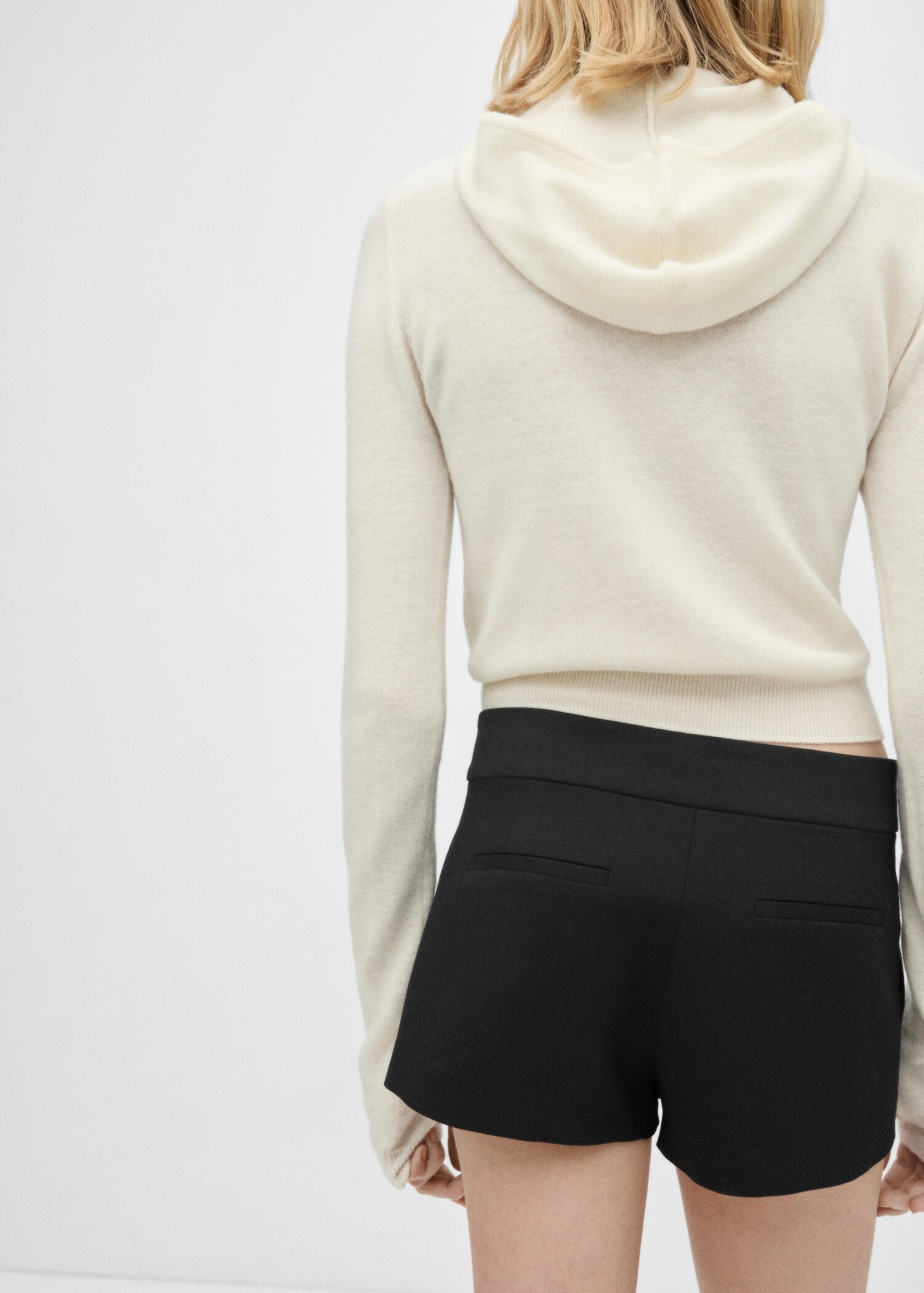 Low-rise skirt - Reverse of the article