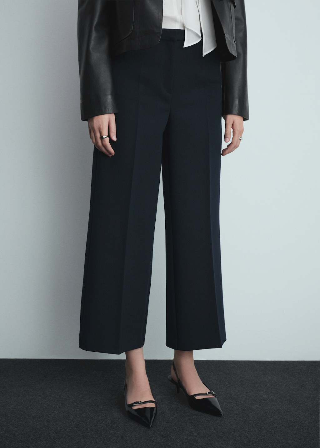 Mango Wideleg-Bundfaltenhose