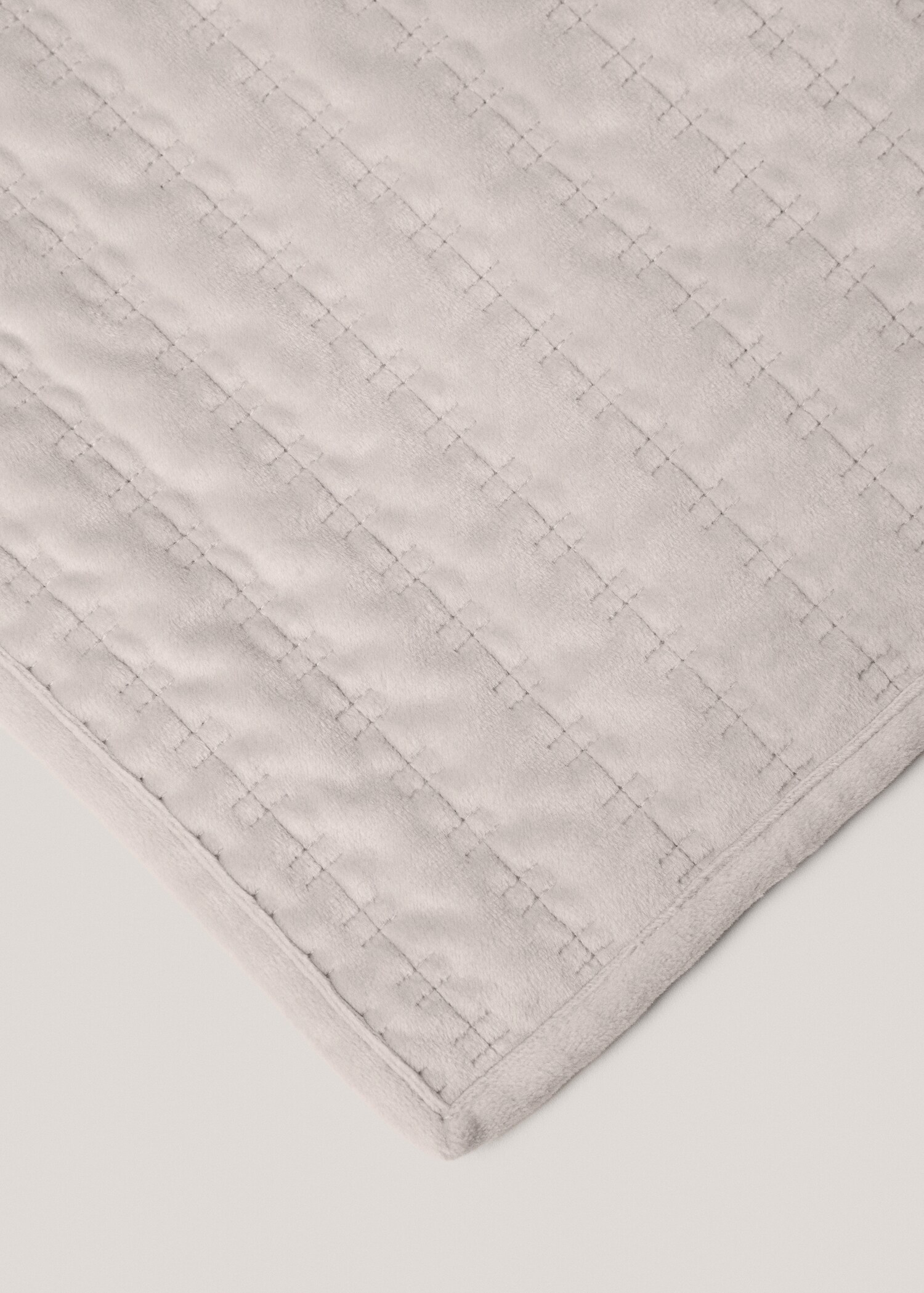 Velvet quilt - Details of the article 1