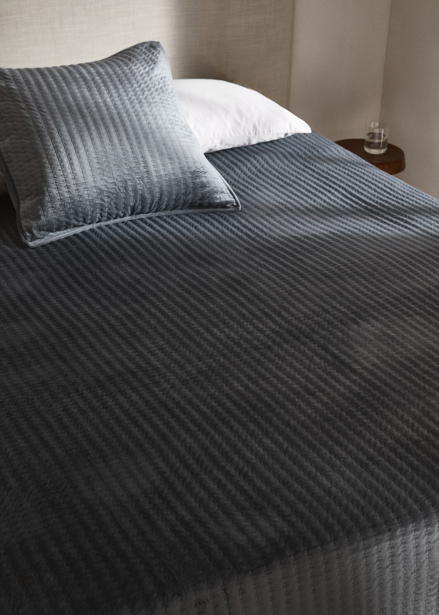 Velvet quilt - Details of the article 7