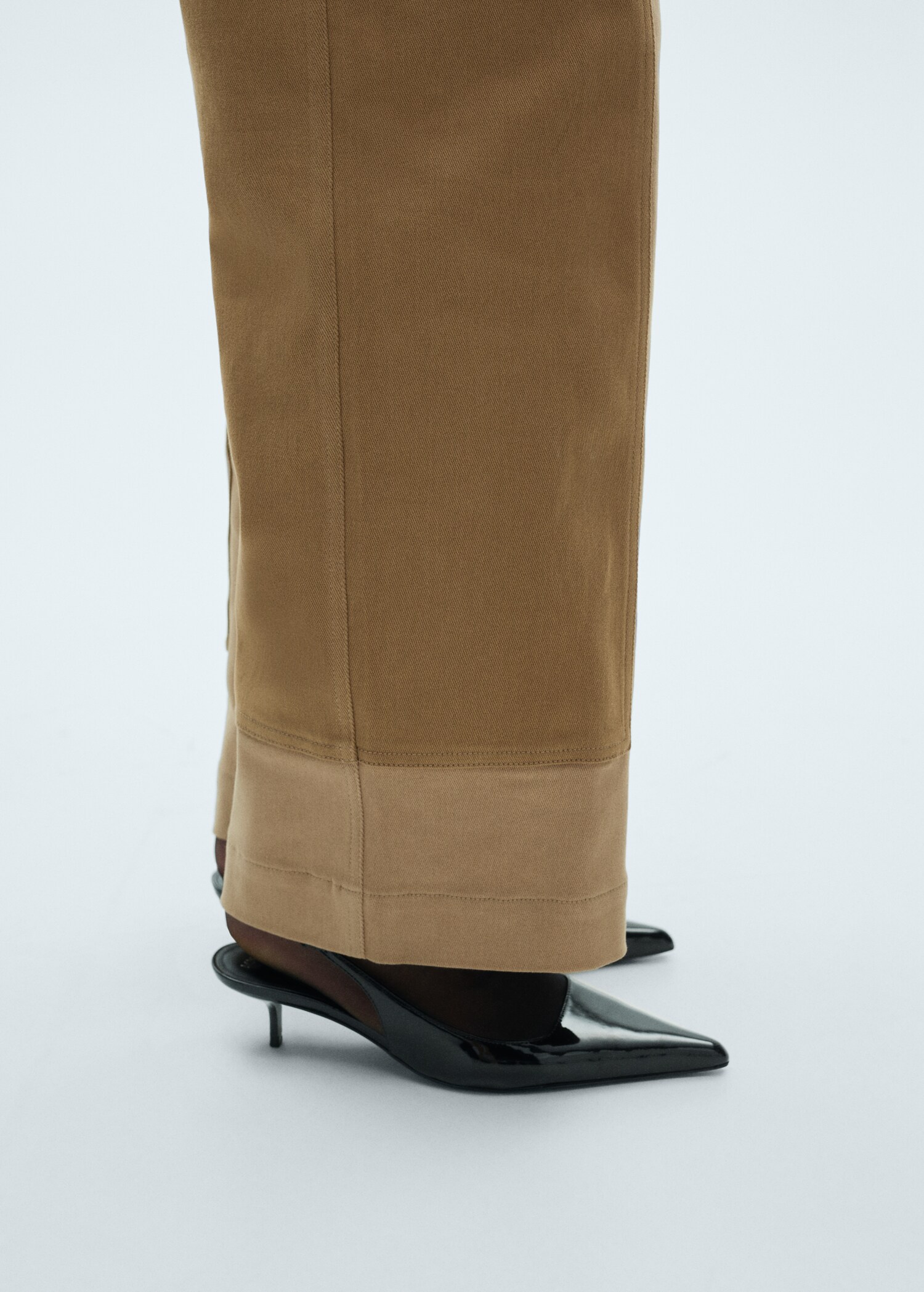 Contrasting panels trousers - Details of the article 6