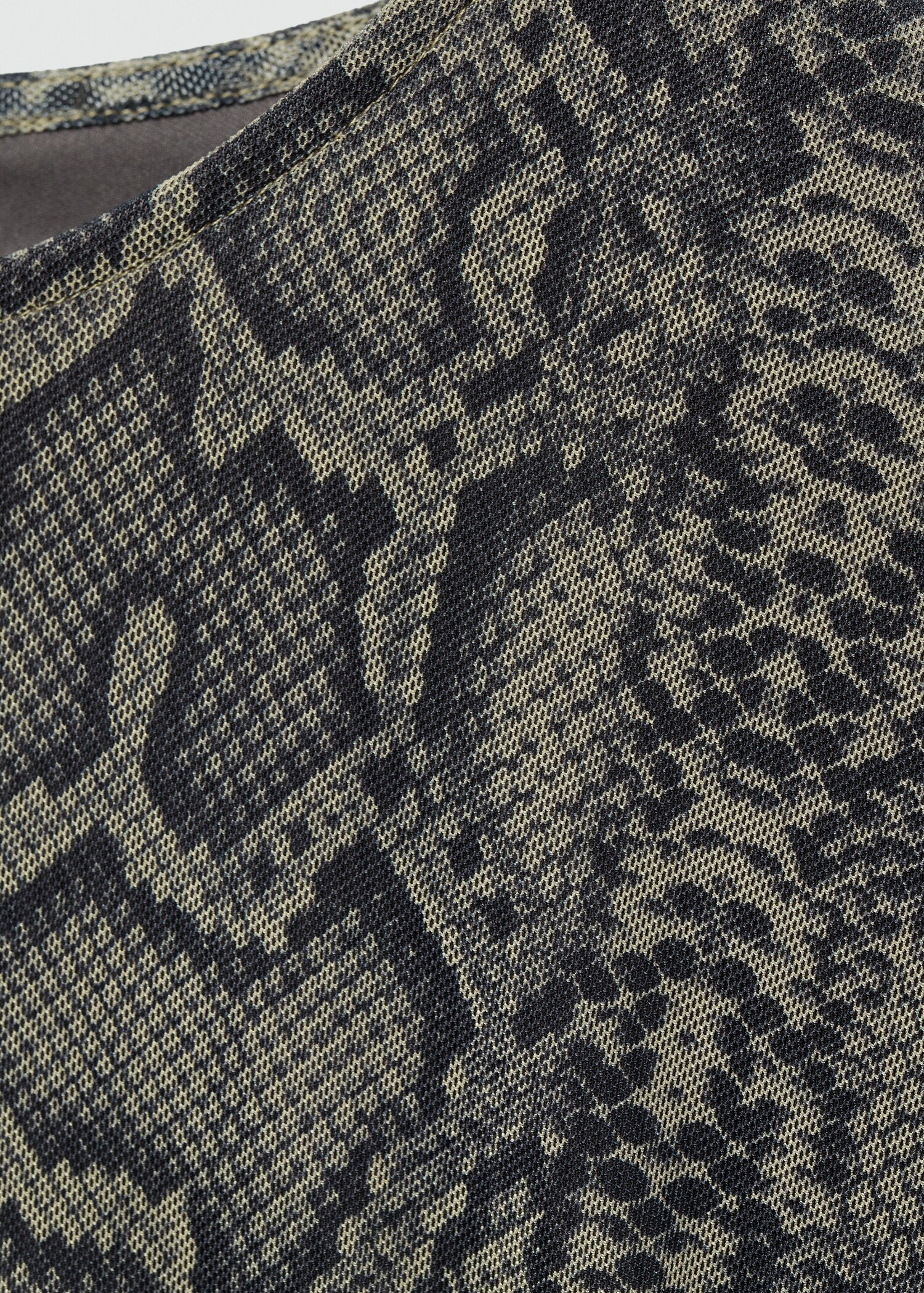 Animal-print mesh dress - Details of the article 8