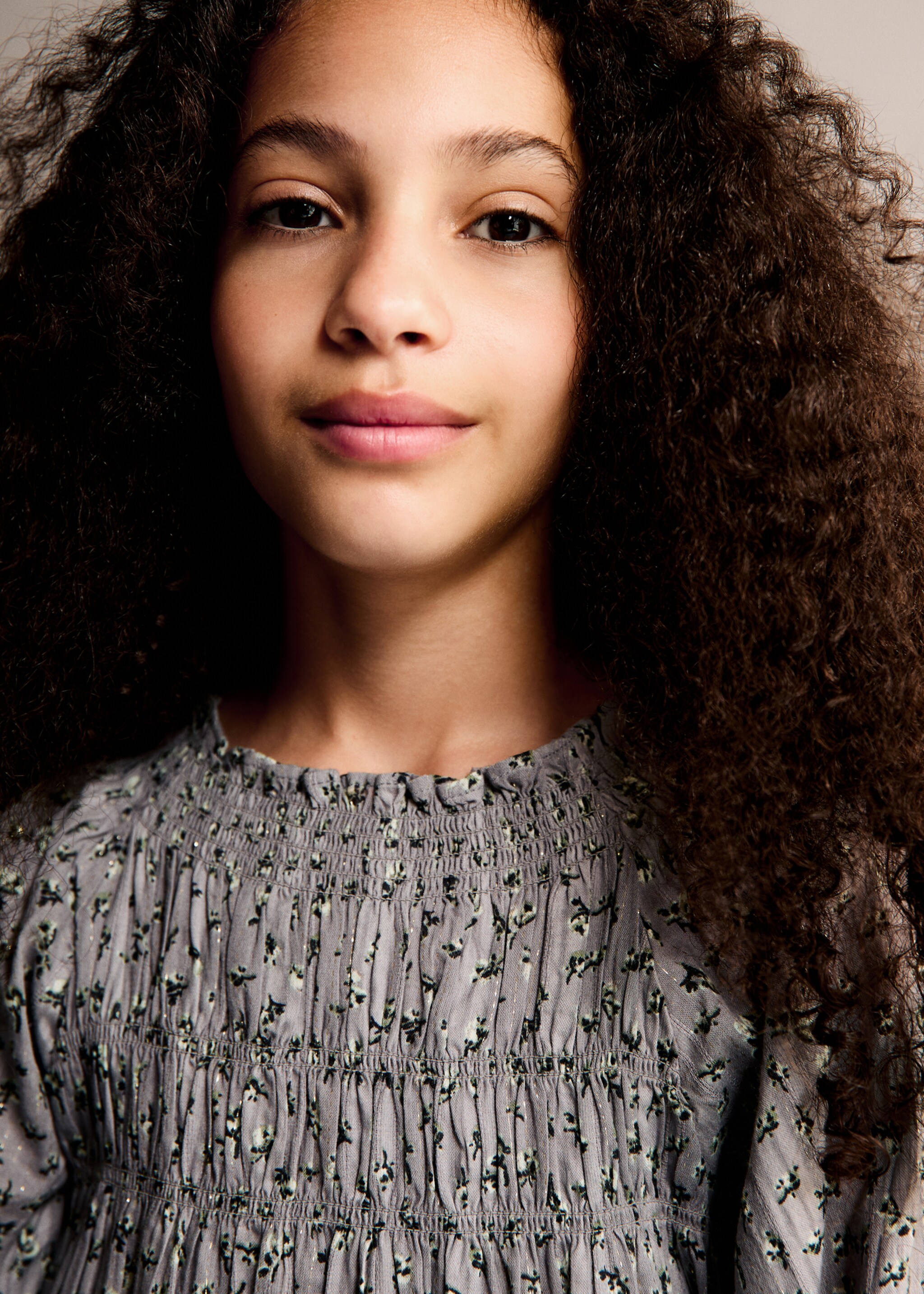 Robe imprimée Lurex - Plan moyen, Gris. Ref: 77067681-00.