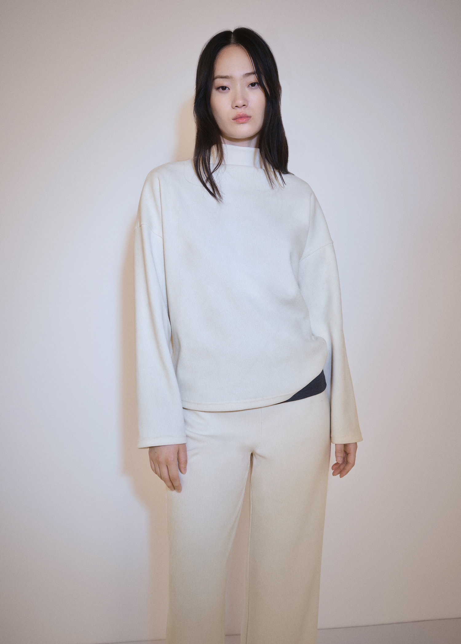 Sweat-shirt col montant - Plan moyen