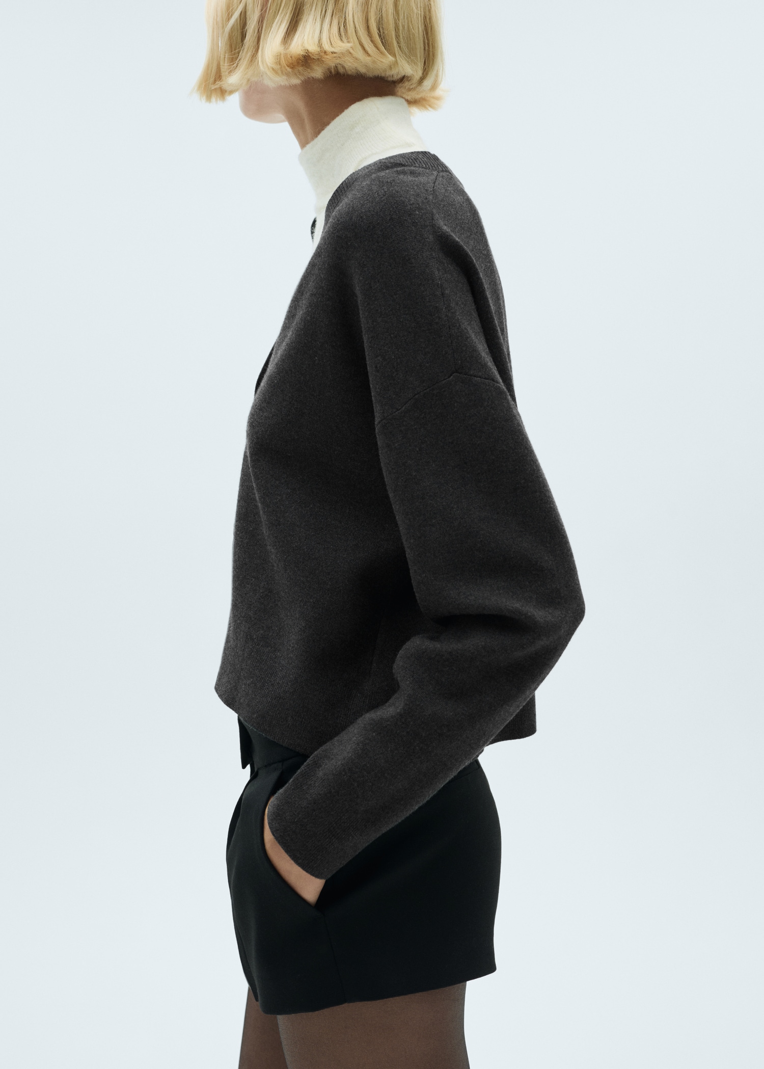 V-neck knitted cardigan - Details of the article 2