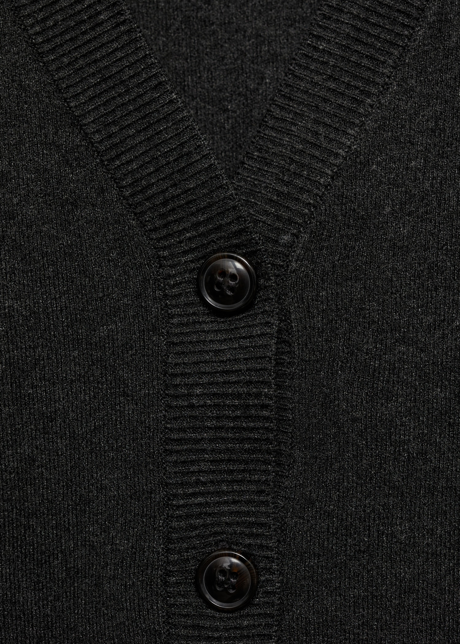 V-neck knitted cardigan - Details of the article 8