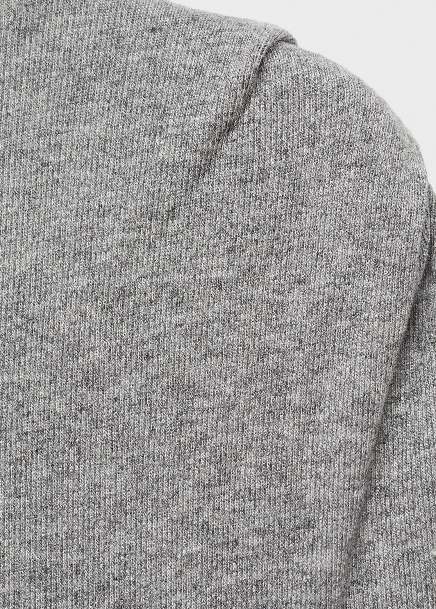 Midi-dress with structured shoulders - Details of the article 8