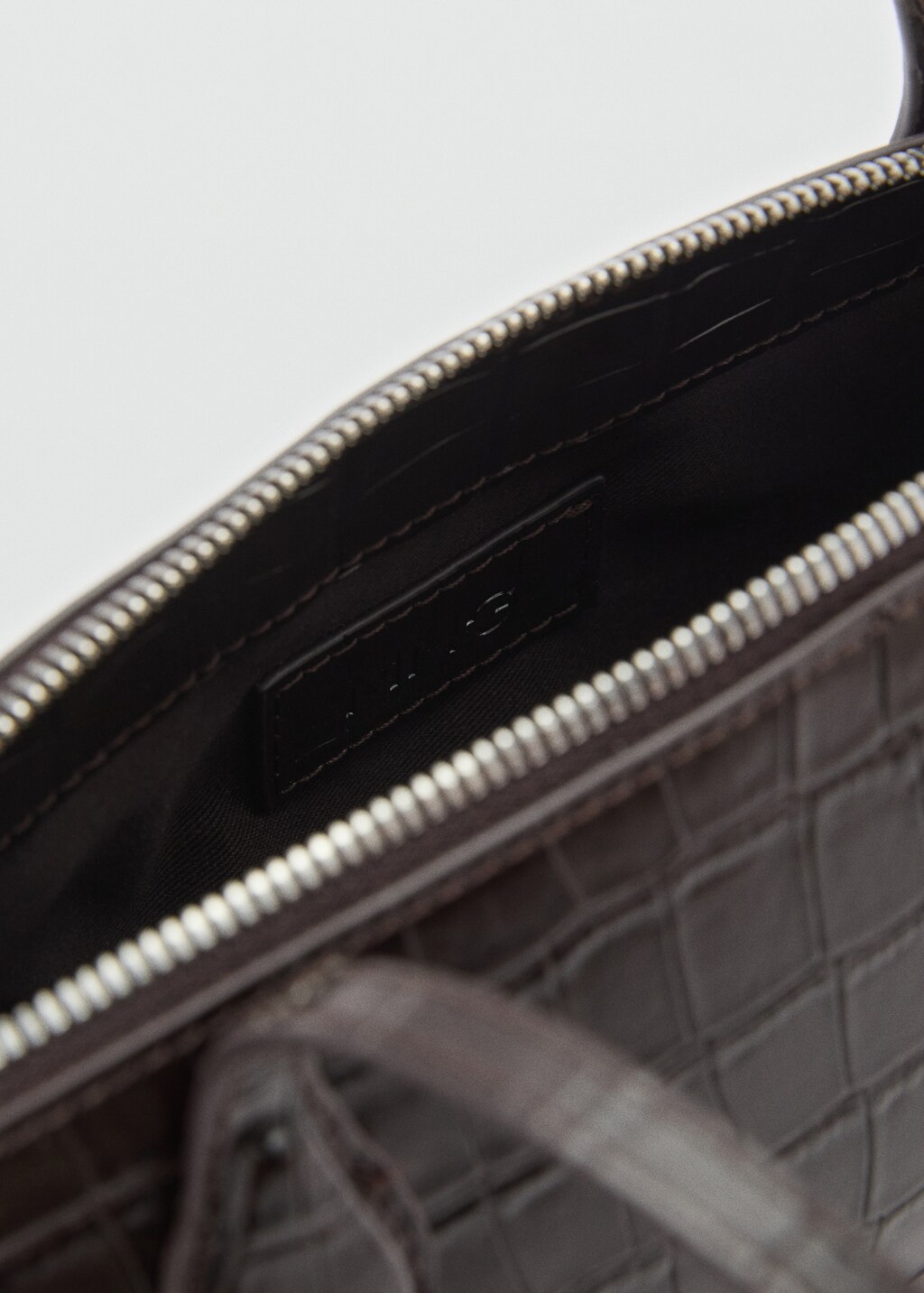 Double-handle bowling bag | MANGO Japan