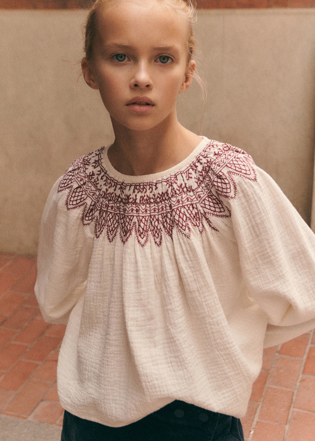 Blouse détails brodés - Enfants | MANGO France métropolitaine