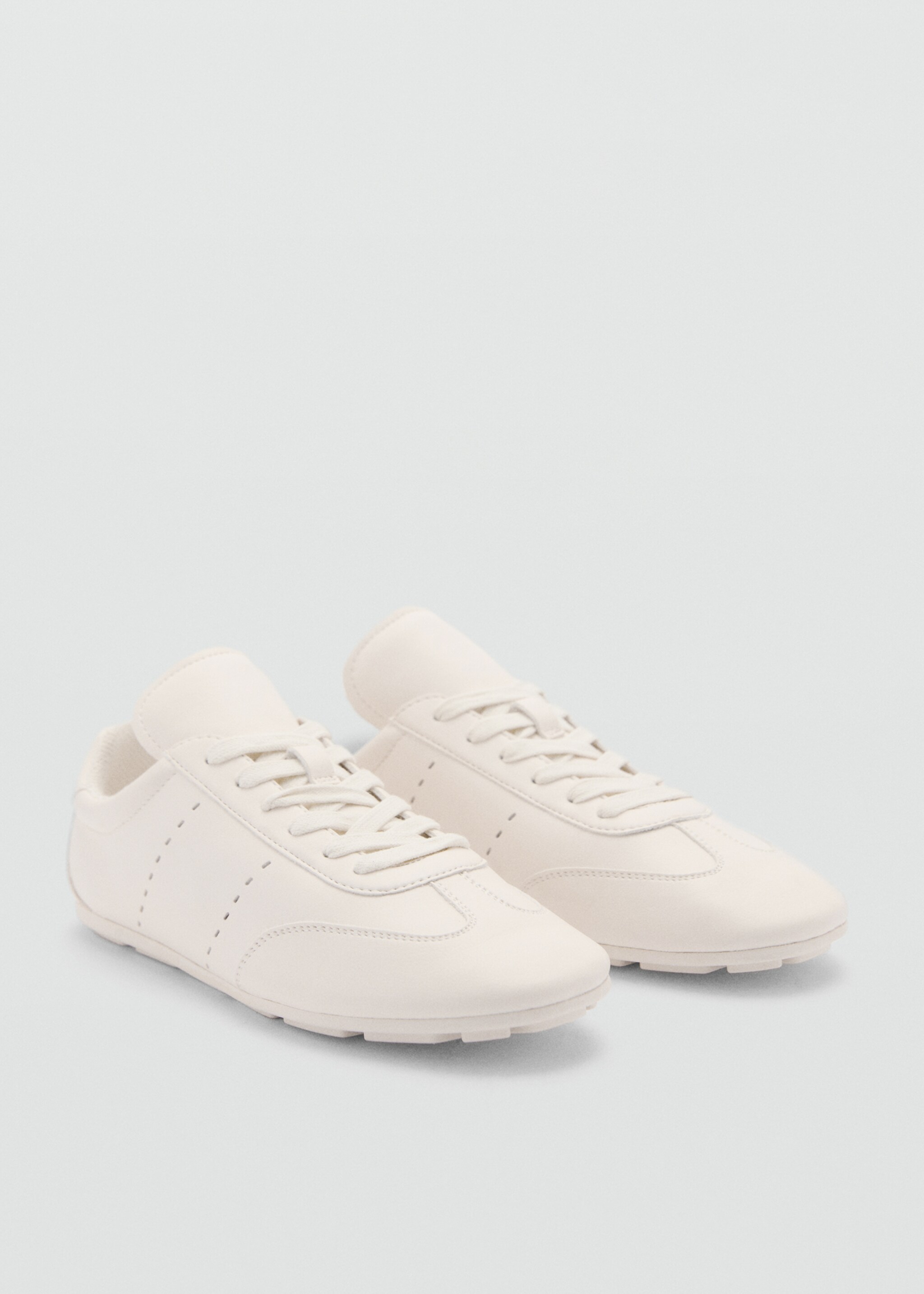 Deportivas cordones - Plano medio