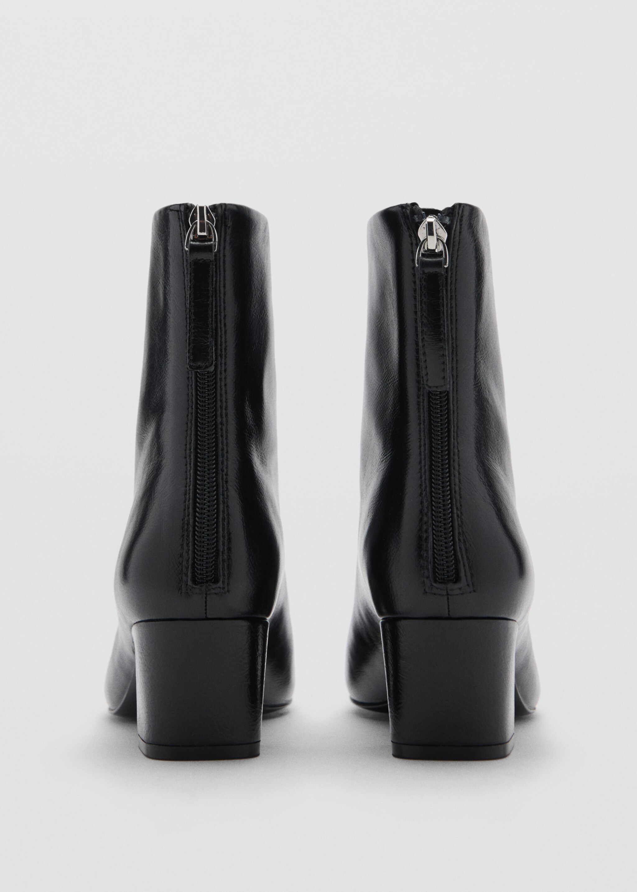 Zipped leather ankle boots - Details of the article 1