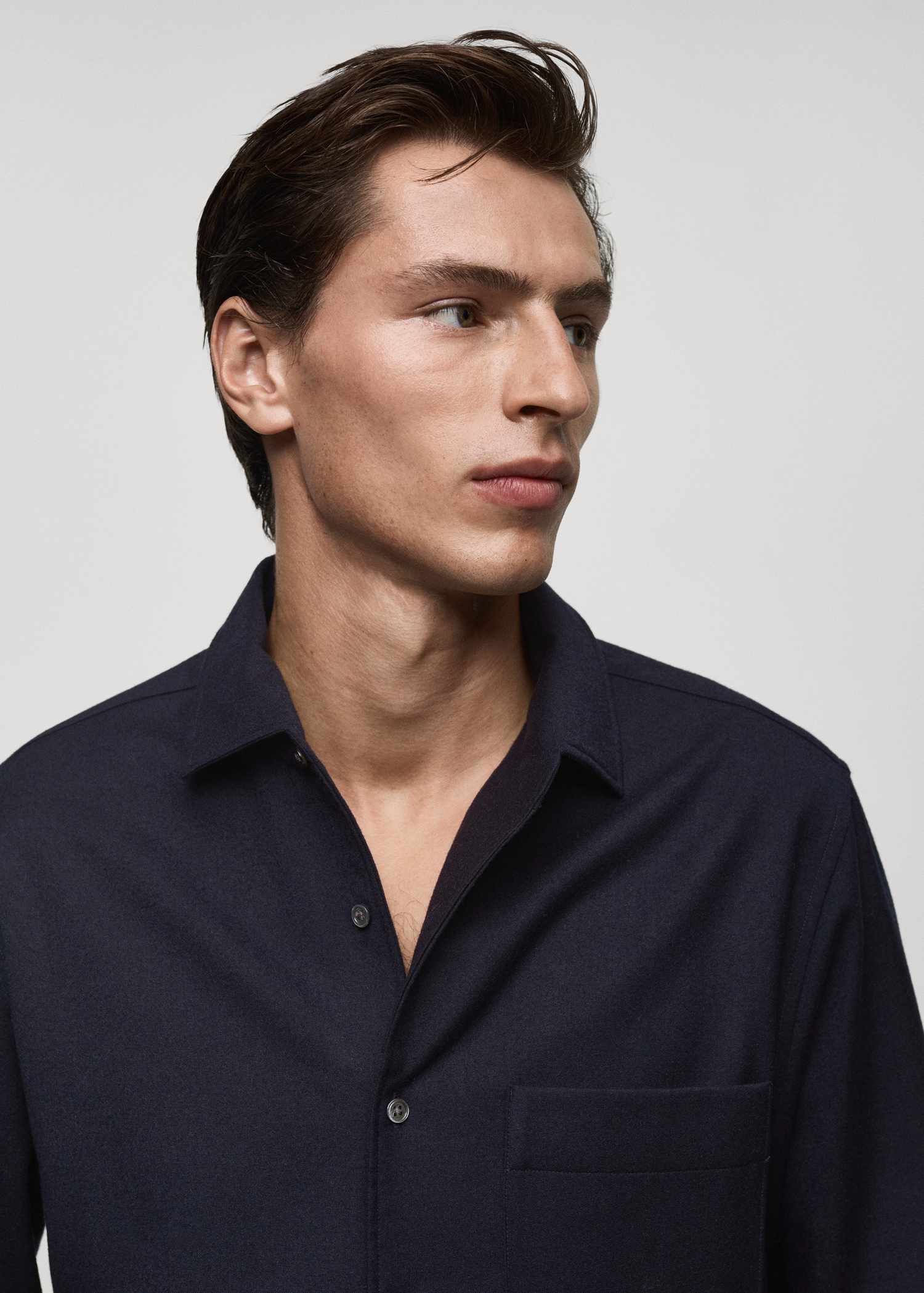 100% wool shirt with pocket - Details of the article 1