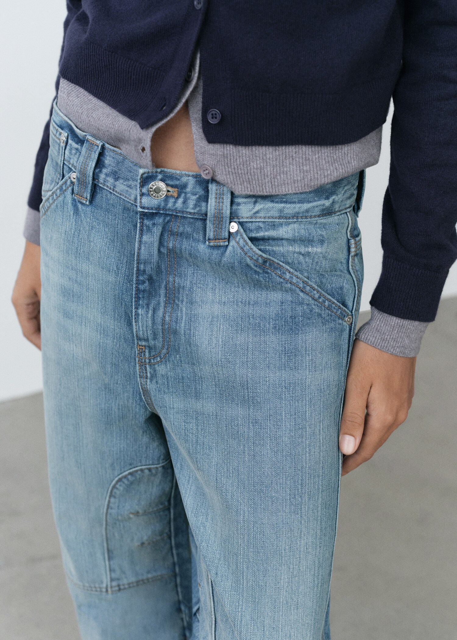 Wideleg jeans with decorative stitching - Details of the article 1