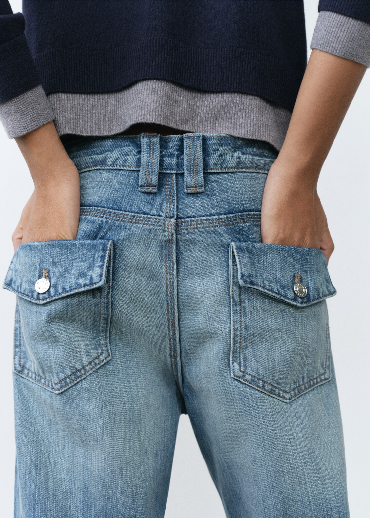 Wideleg jeans with decorative stitching - Details of the article 6