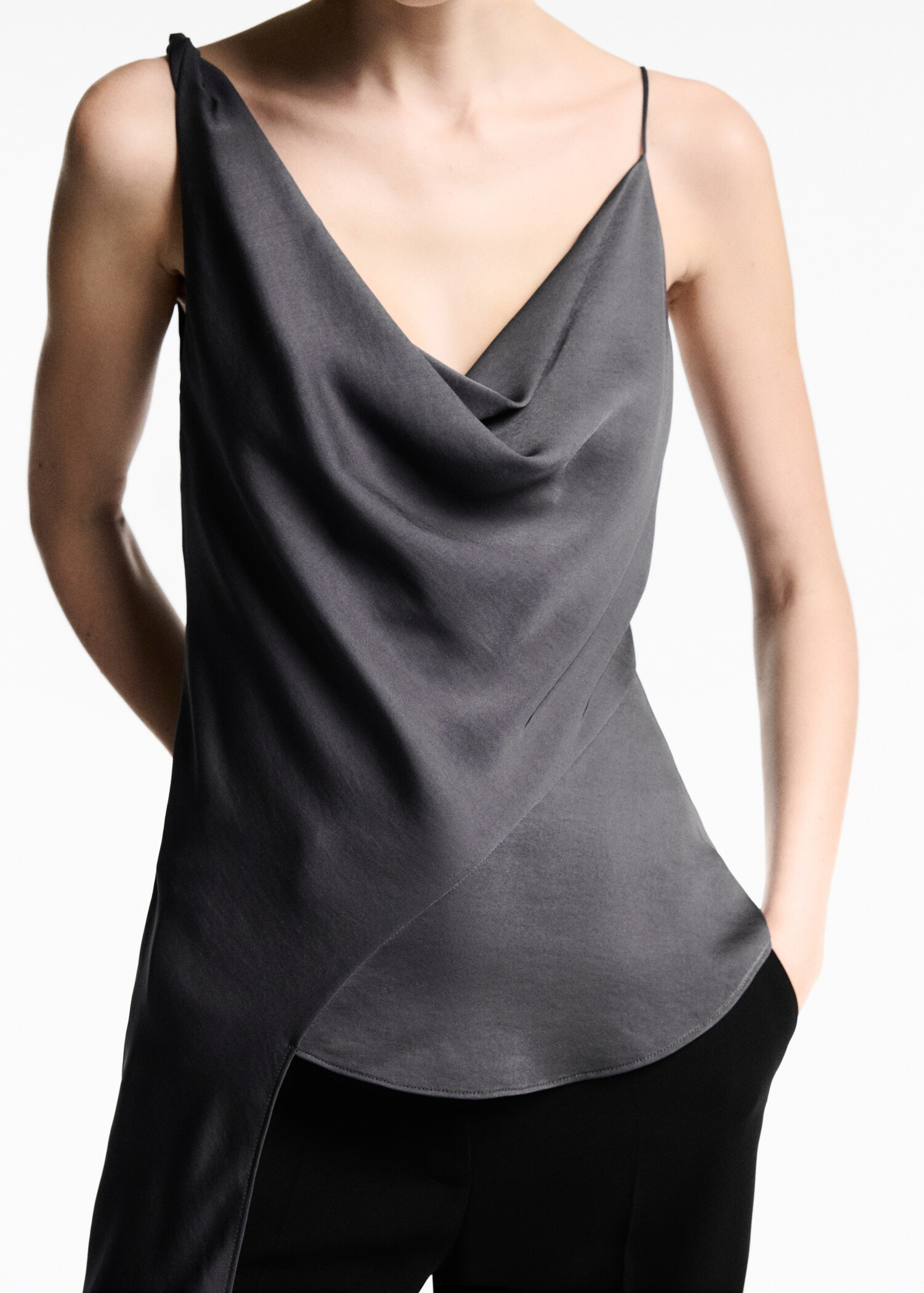Top asymétrique col bénitier - Détail de l'article 6