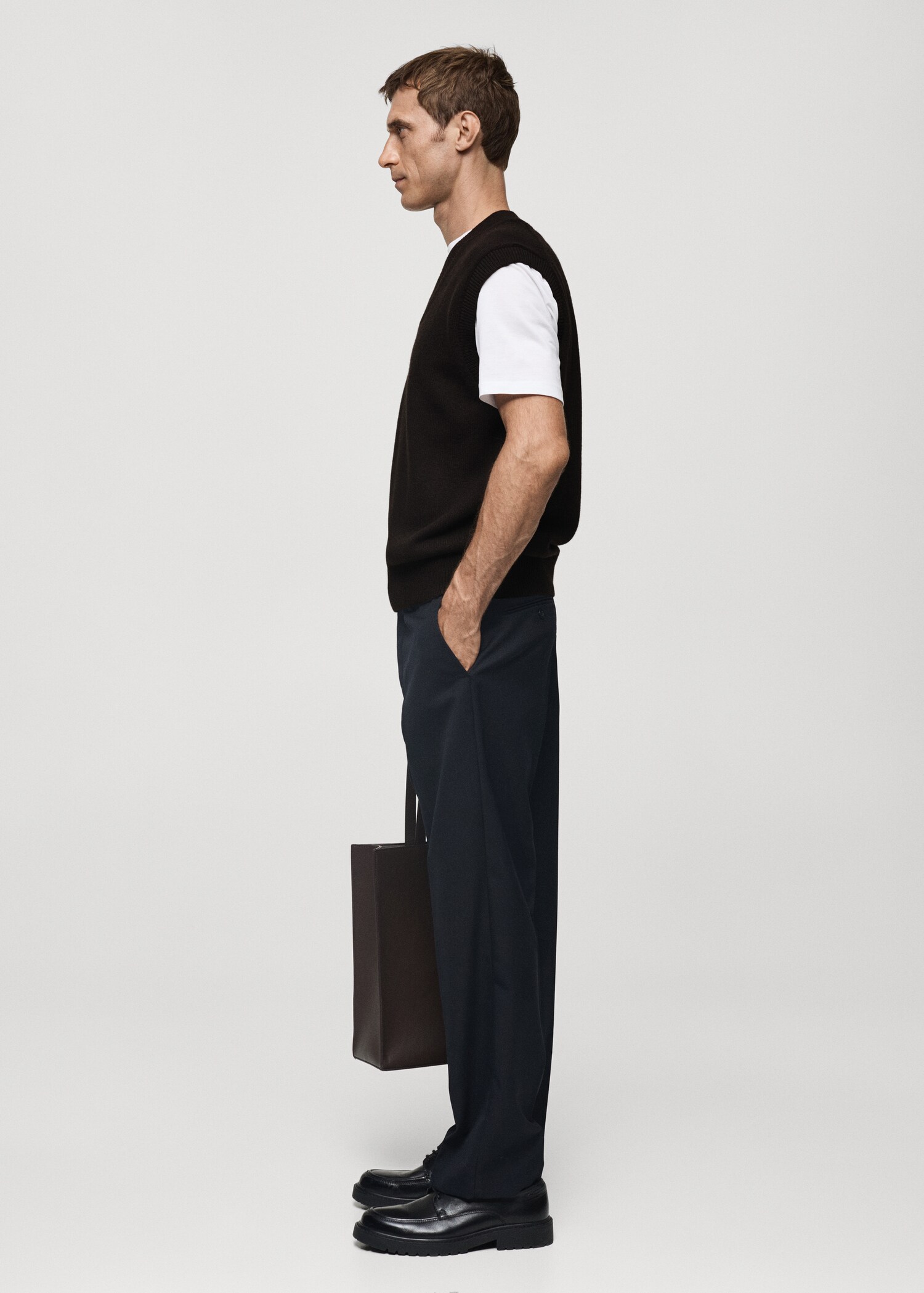 V-neck knitted vest - Details of the article 2