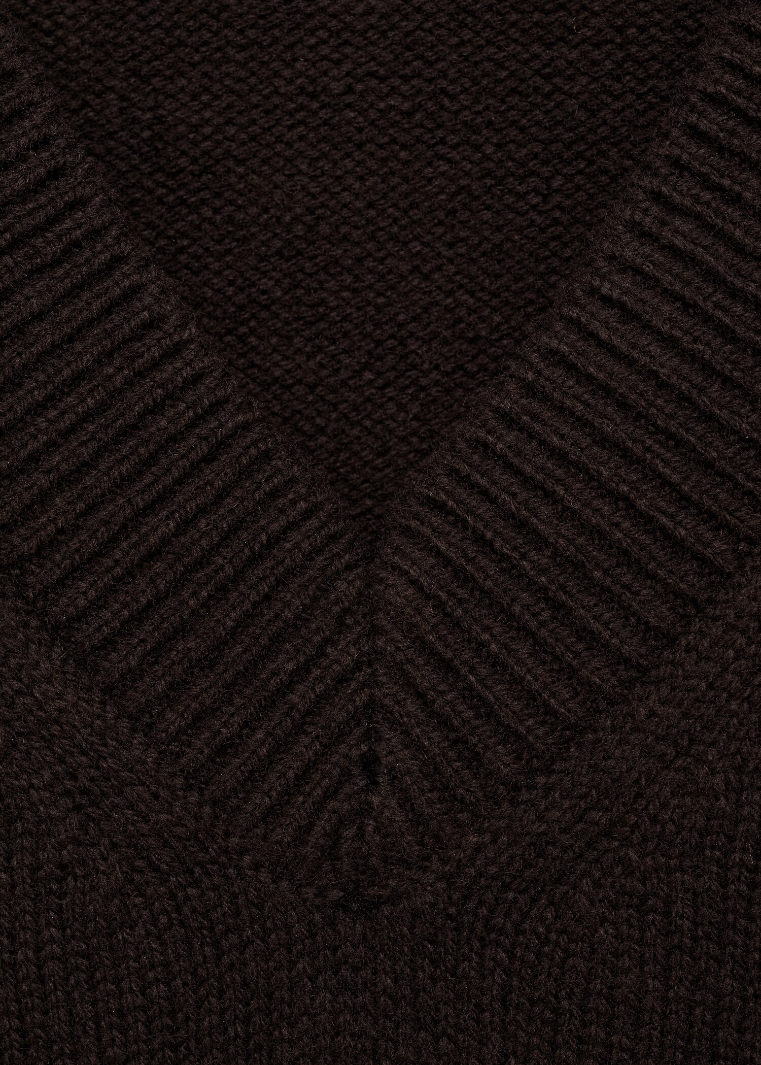 V-neck knitted vest - Details of the article 8