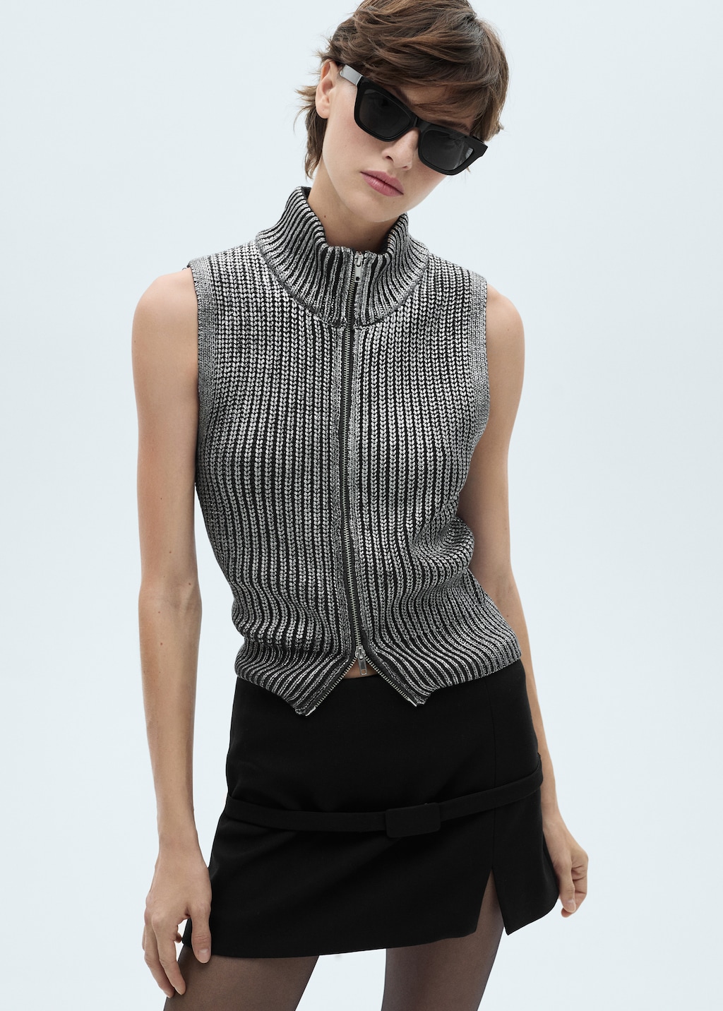 Perkins-neck foil waistcoat - Women | MANGO Japan