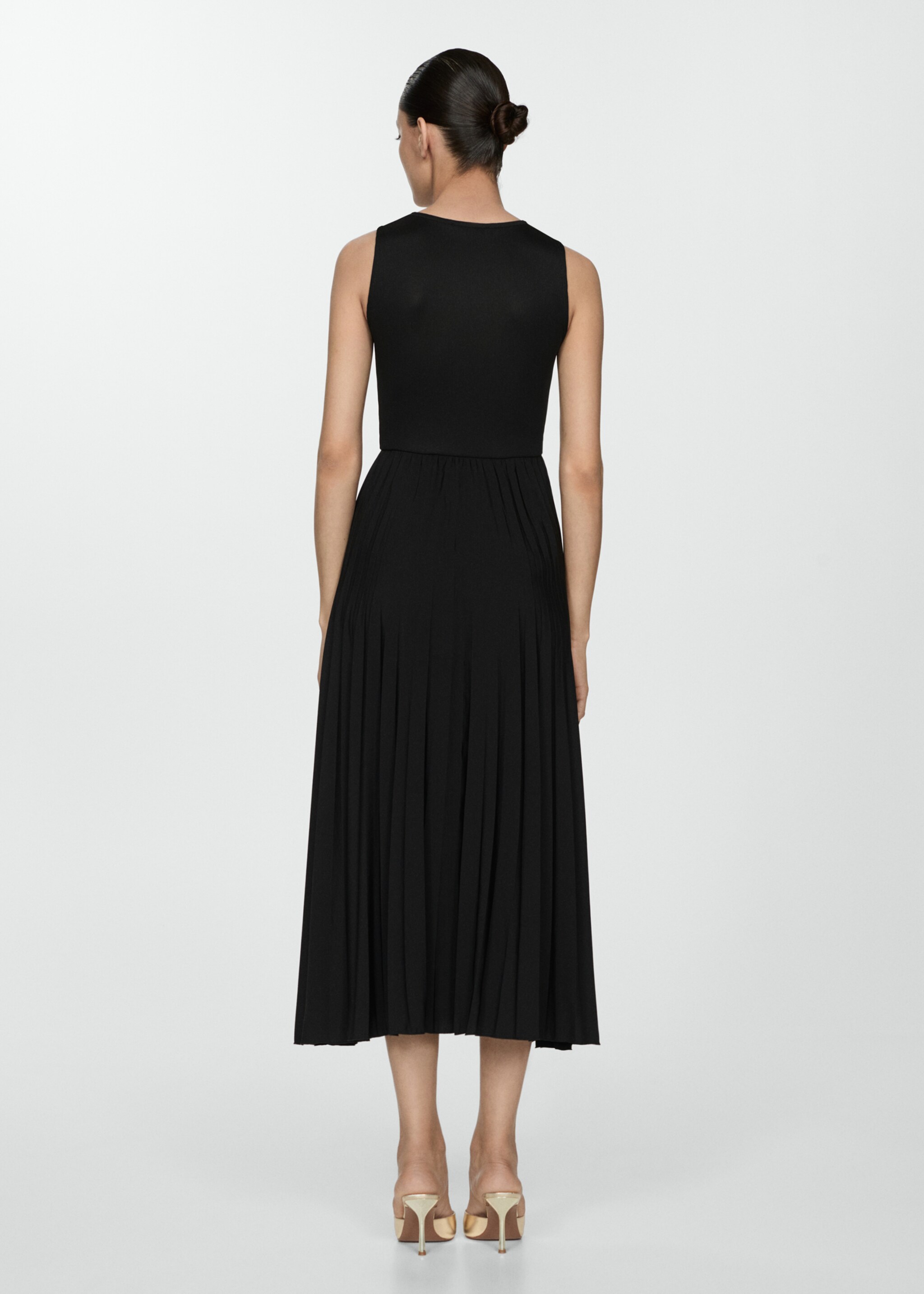 Pleated midi dress - Reverse of the article