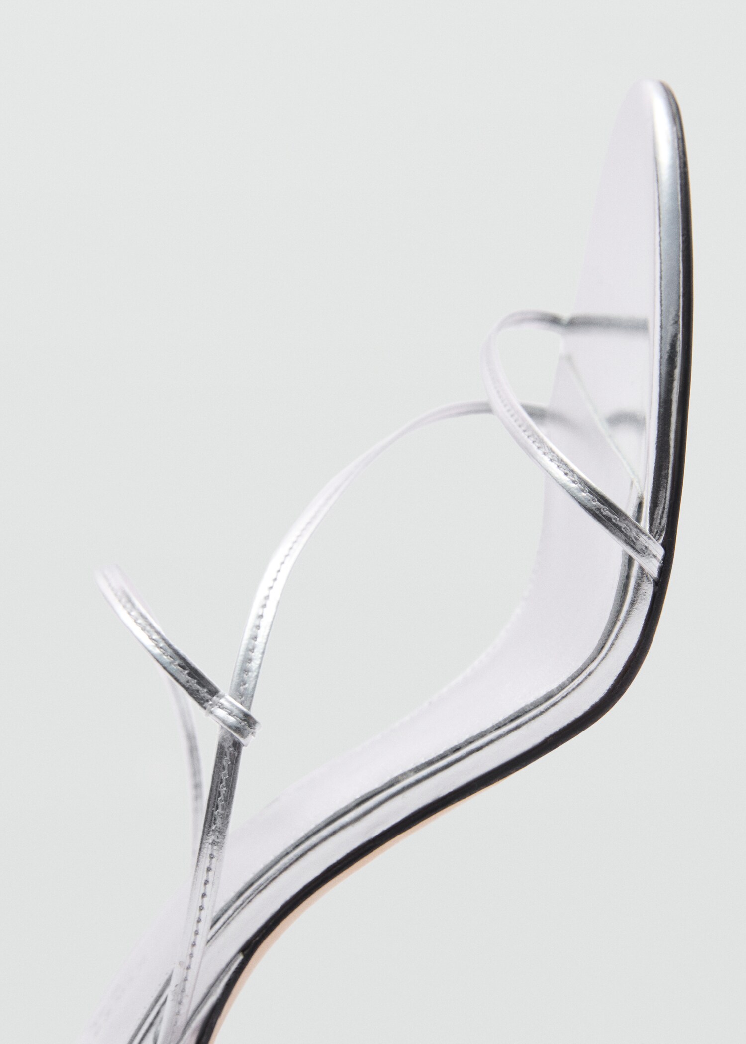 Heeled leather sandals with straps - Details of the article 2