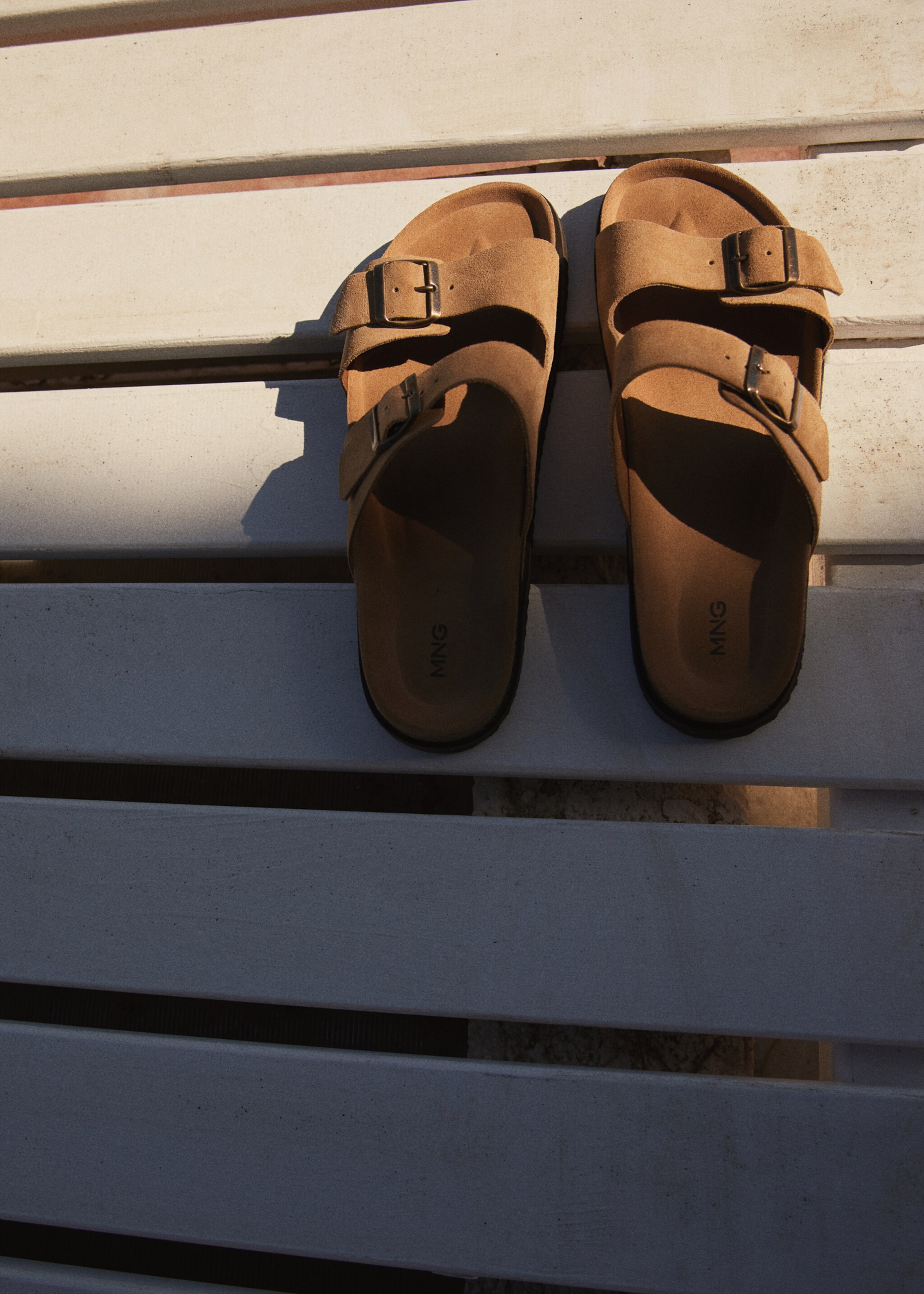 Split leather sandals with buckle - Details of the article 9, Sand. Ref: 77070388-00.