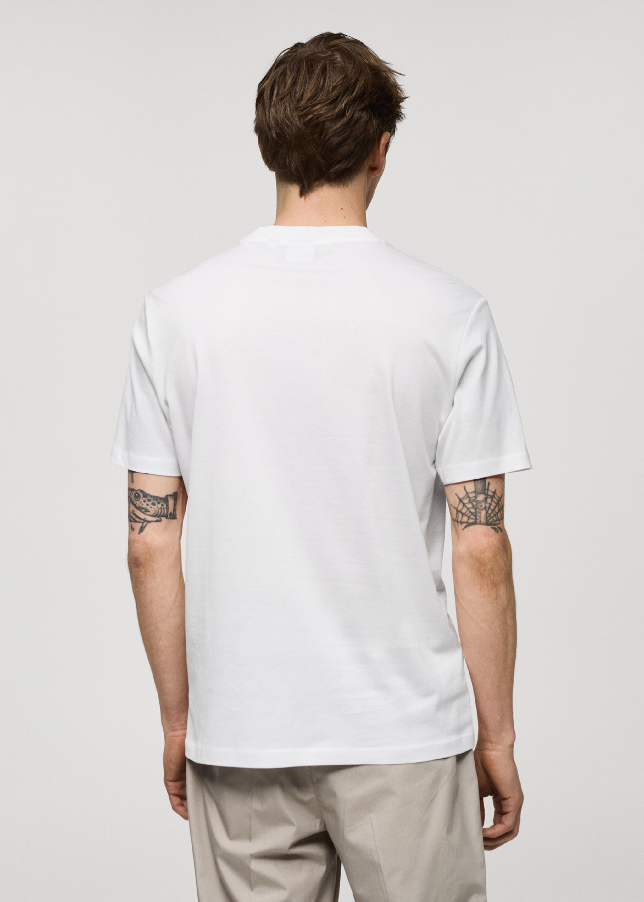 100% cotton slim-fit t-shirt - Reverse of the article