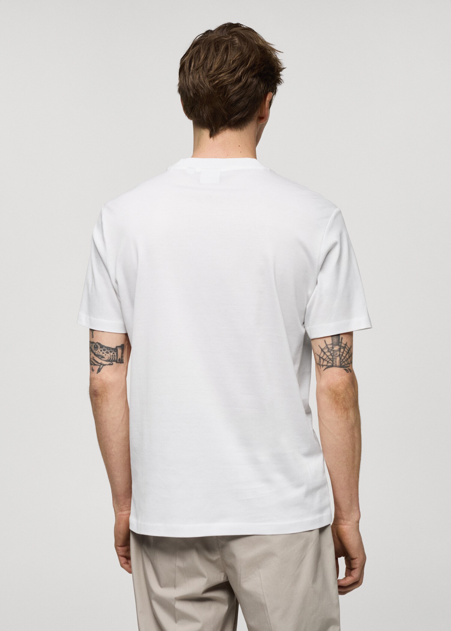 Camiseta slim fit 100% algodón - Reverso del artículo