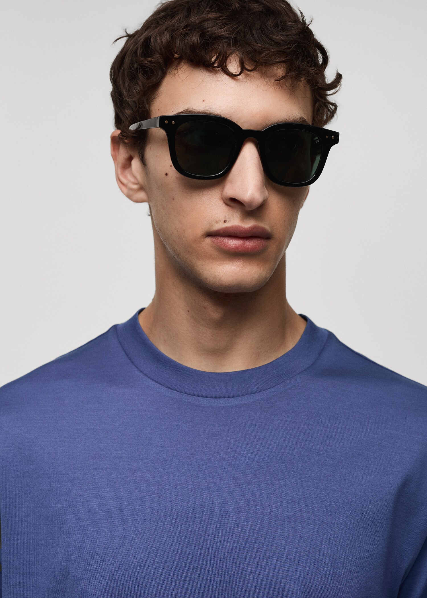 Camiseta slim fit 100% algodón - Detalle del artículo 1