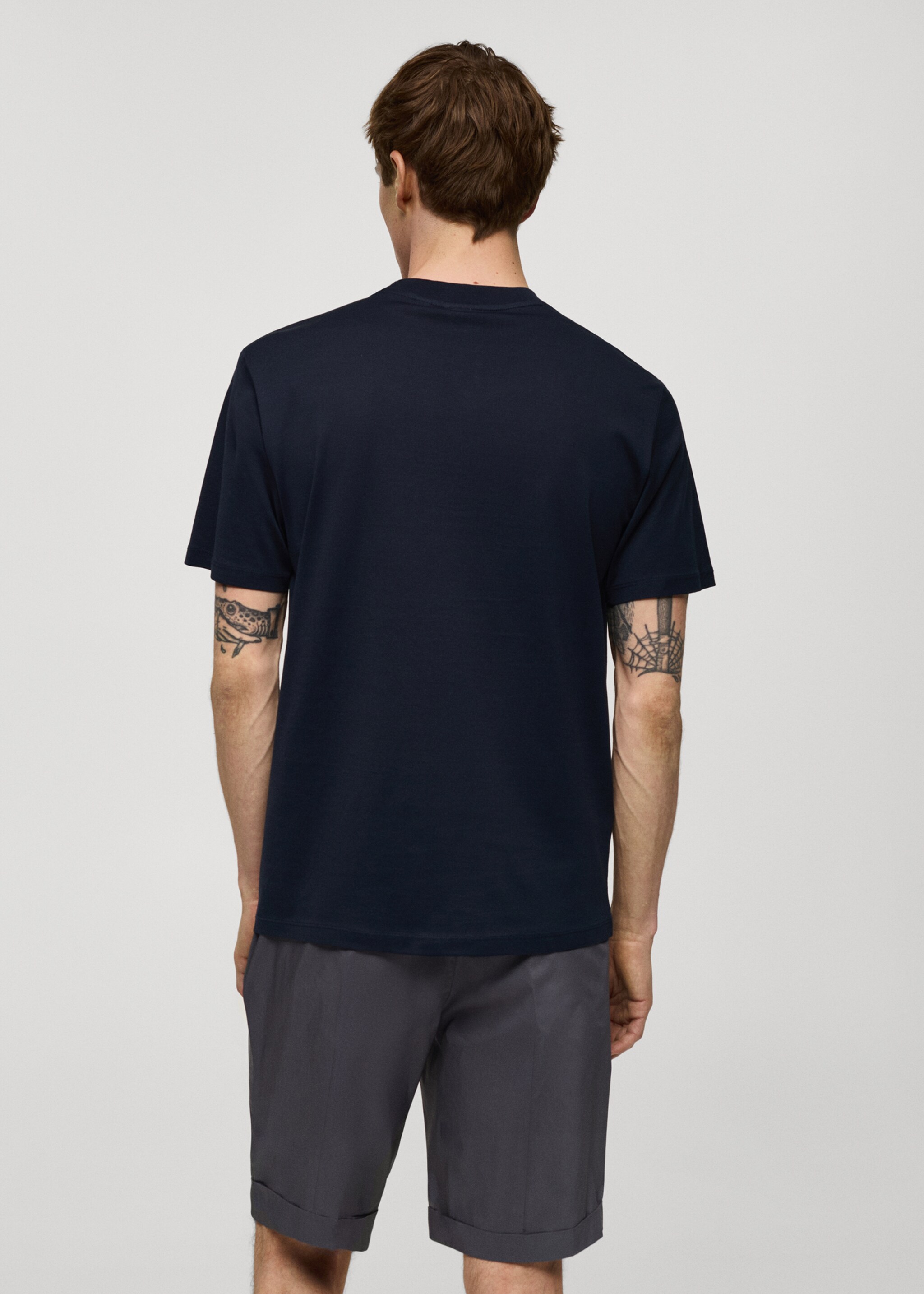 100% cotton slim-fit t-shirt - Reverse of the article