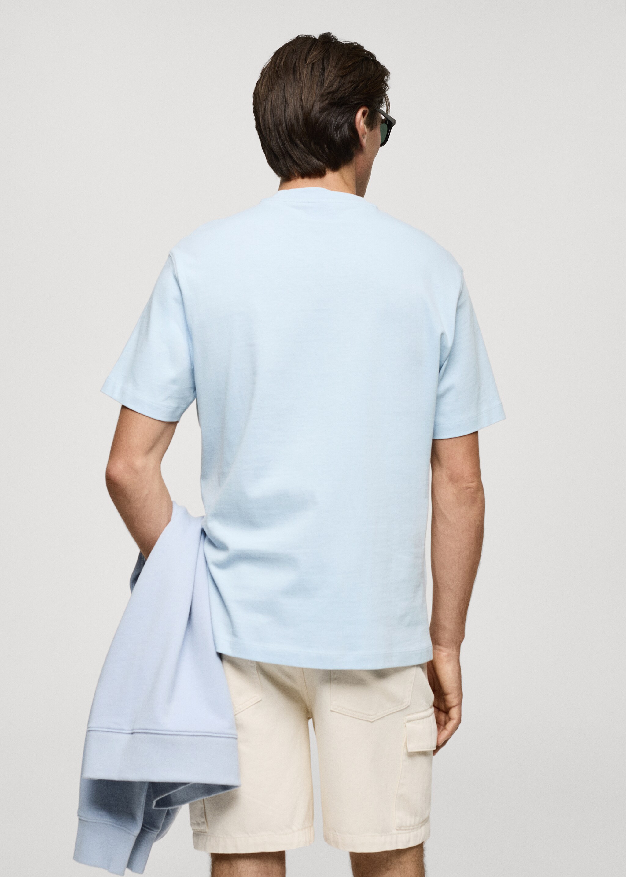Camiseta básica 100% algodón relaxed fit - Reverso del artículo
