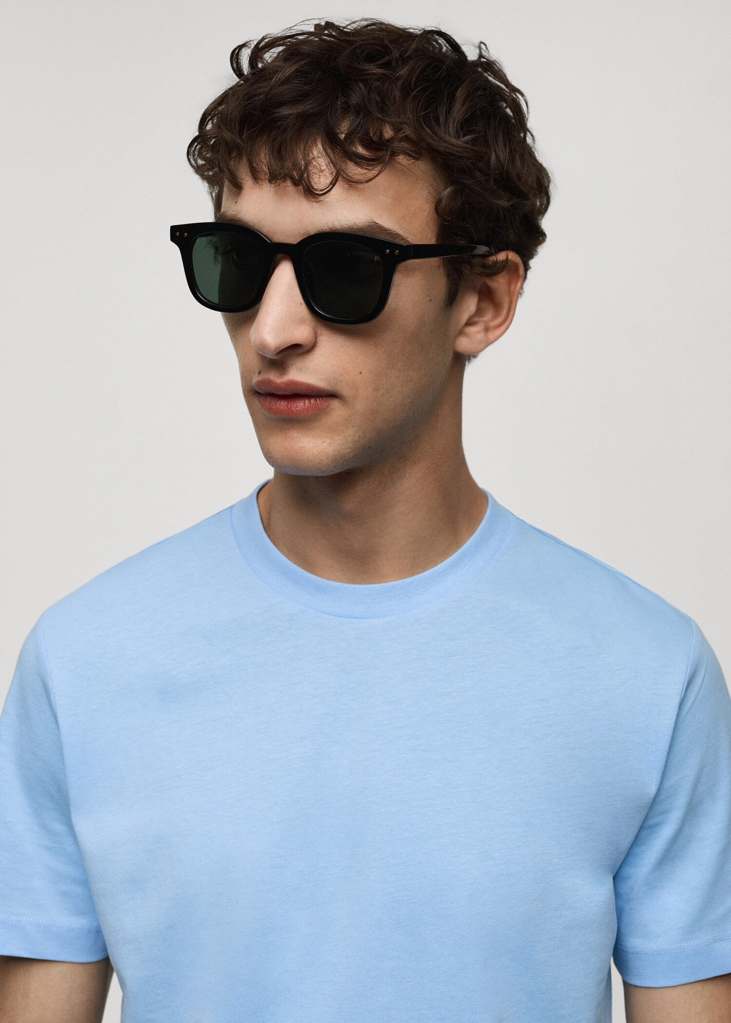 Slim-fit cotton t-shirt - Details of the article 1