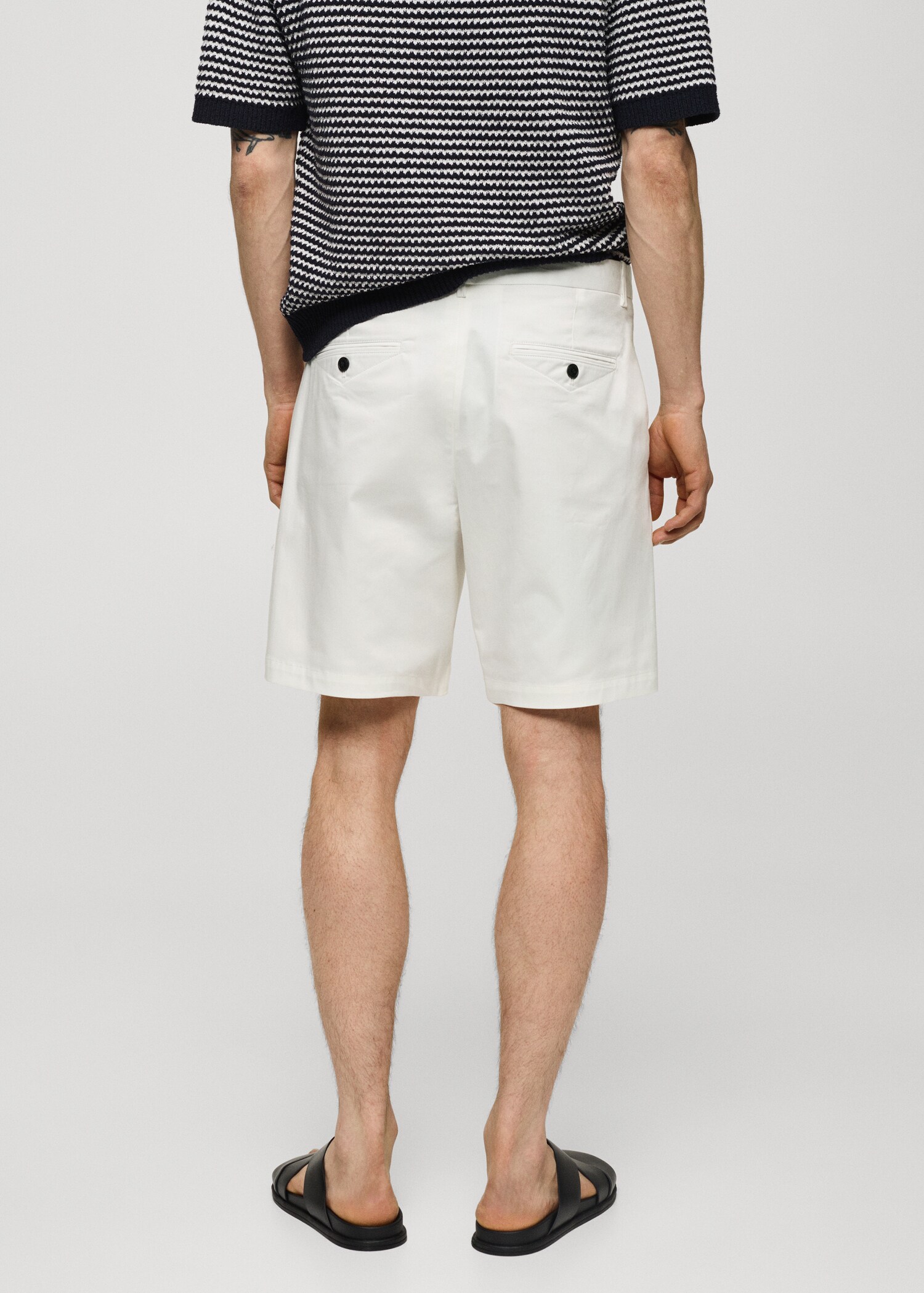Slim fit cotton Bermuda shorts - Reverse of the article