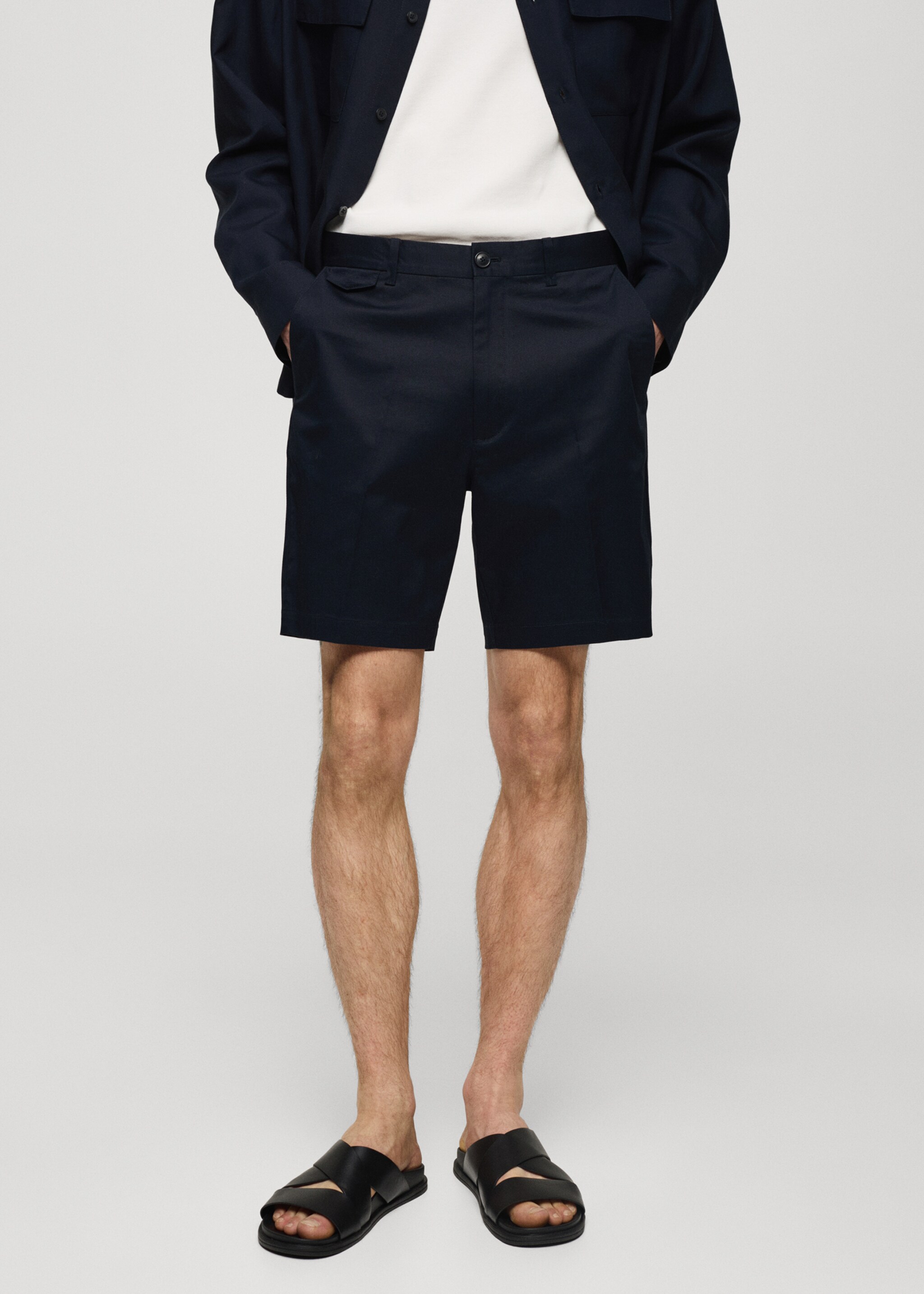 Бермуды slim fit из хлопка - Средний план, Темно-синий. Ref: 77071007-00.