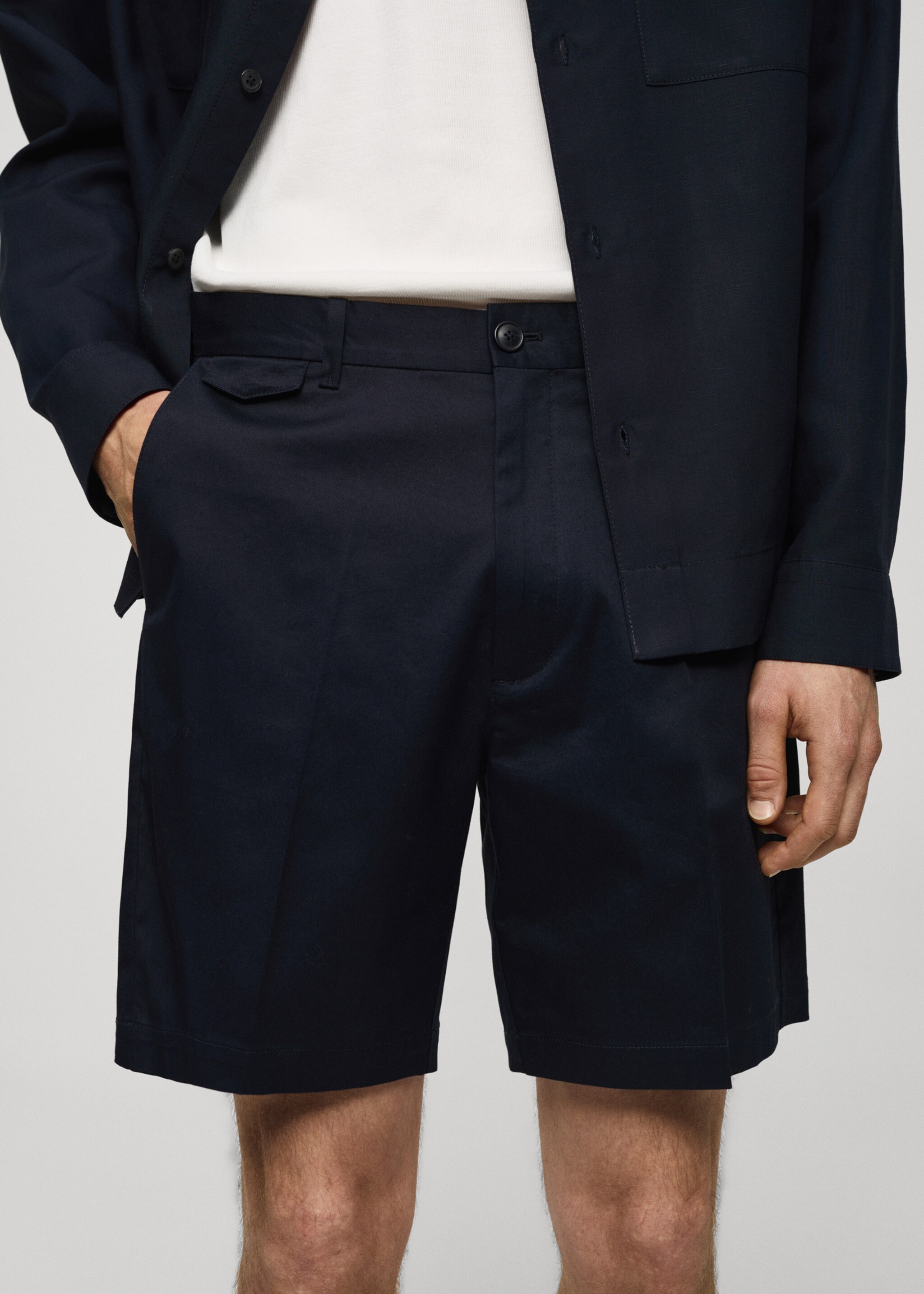 Бермуды slim fit из хлопка - Деталь изделия 1, Темно-синий. Ref: 77071007-00.