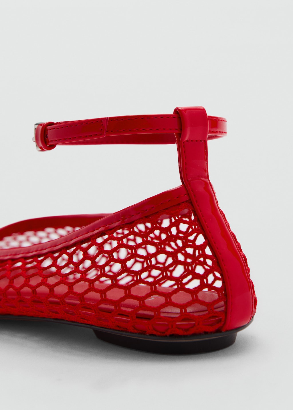 Mesh ballet flats with strap and buckle