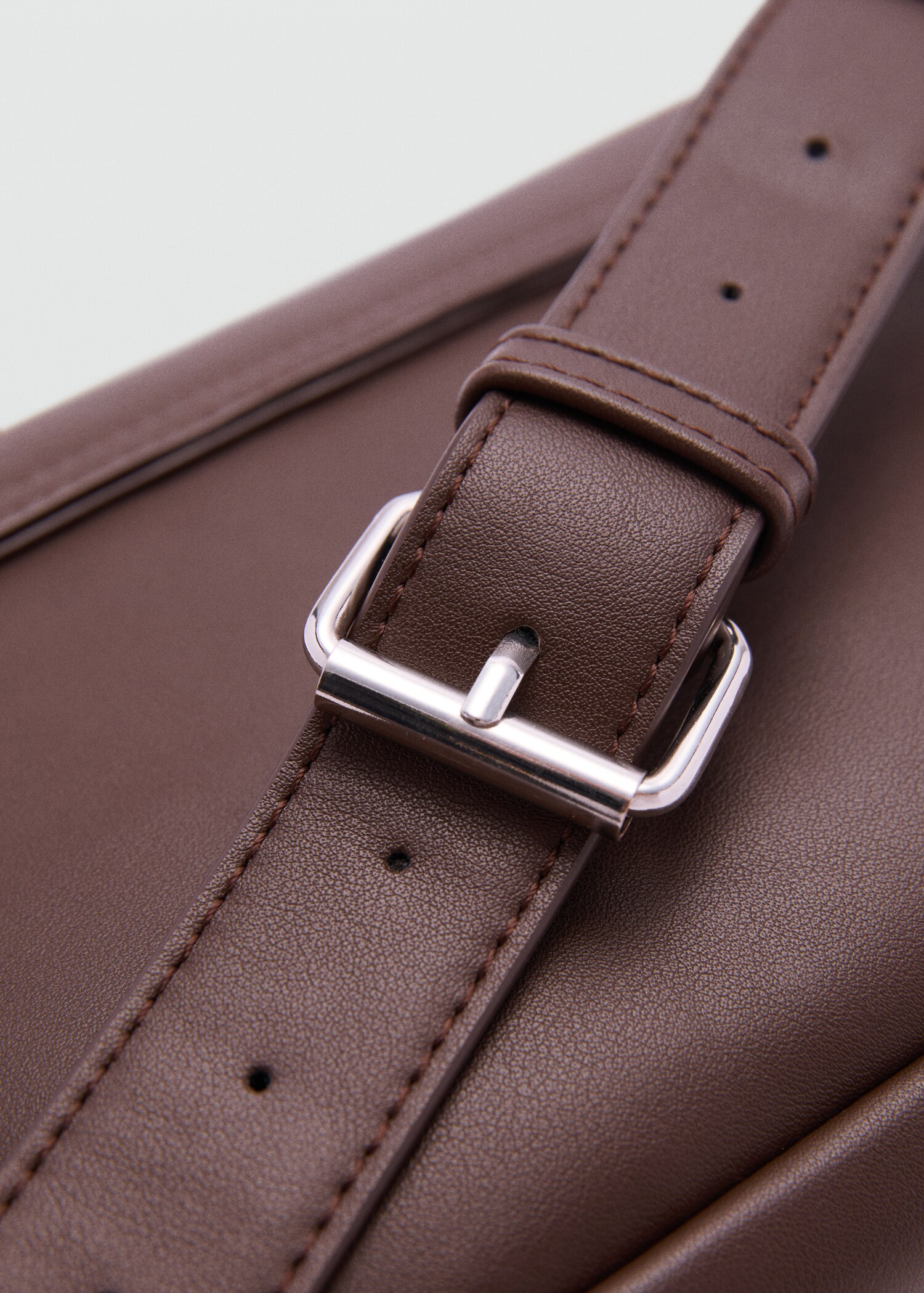 Beaten leather-effect belt bag shoulder bag - Details of the article 1