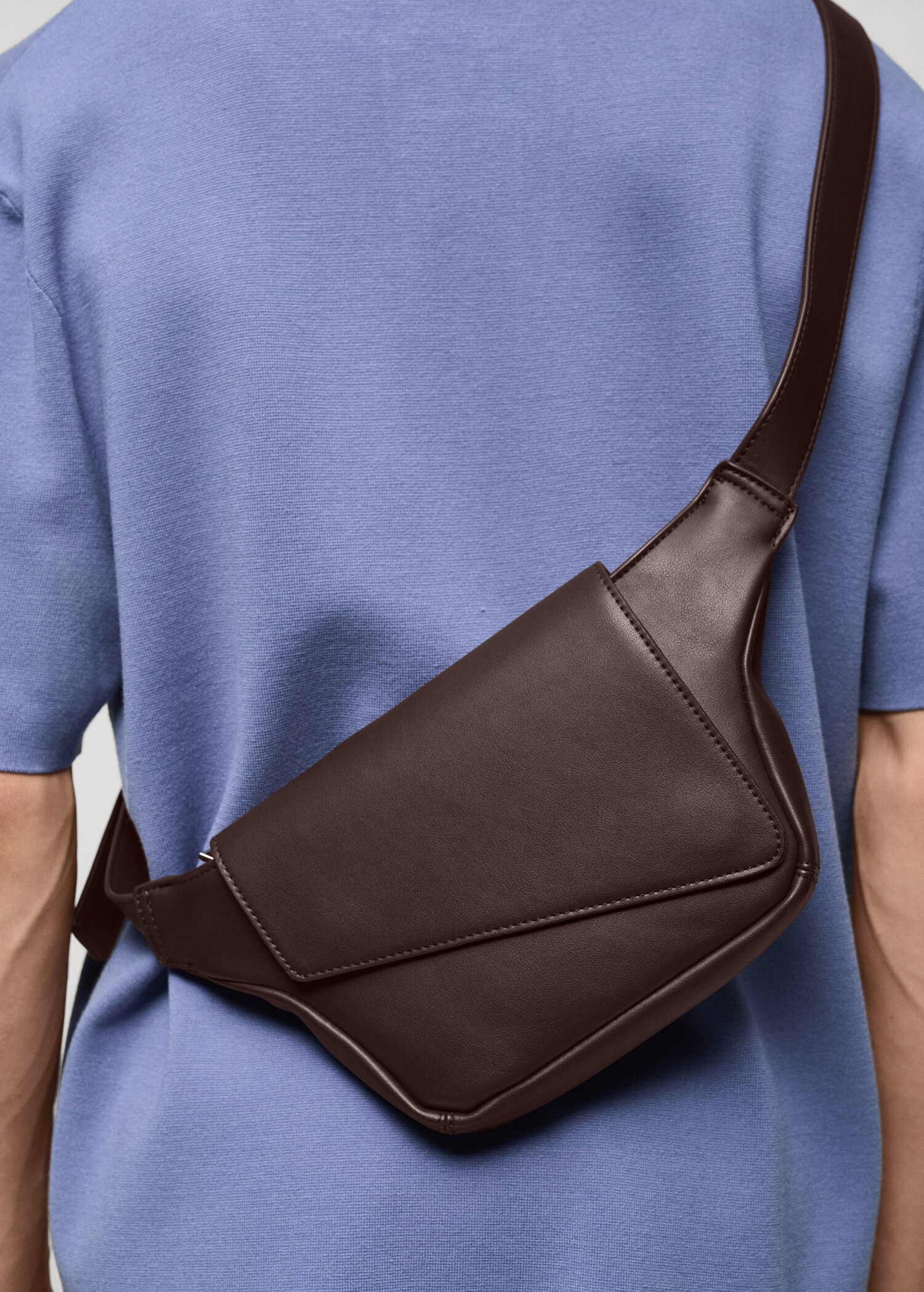 Beaten leather-effect belt bag shoulder bag - Details of the article 9