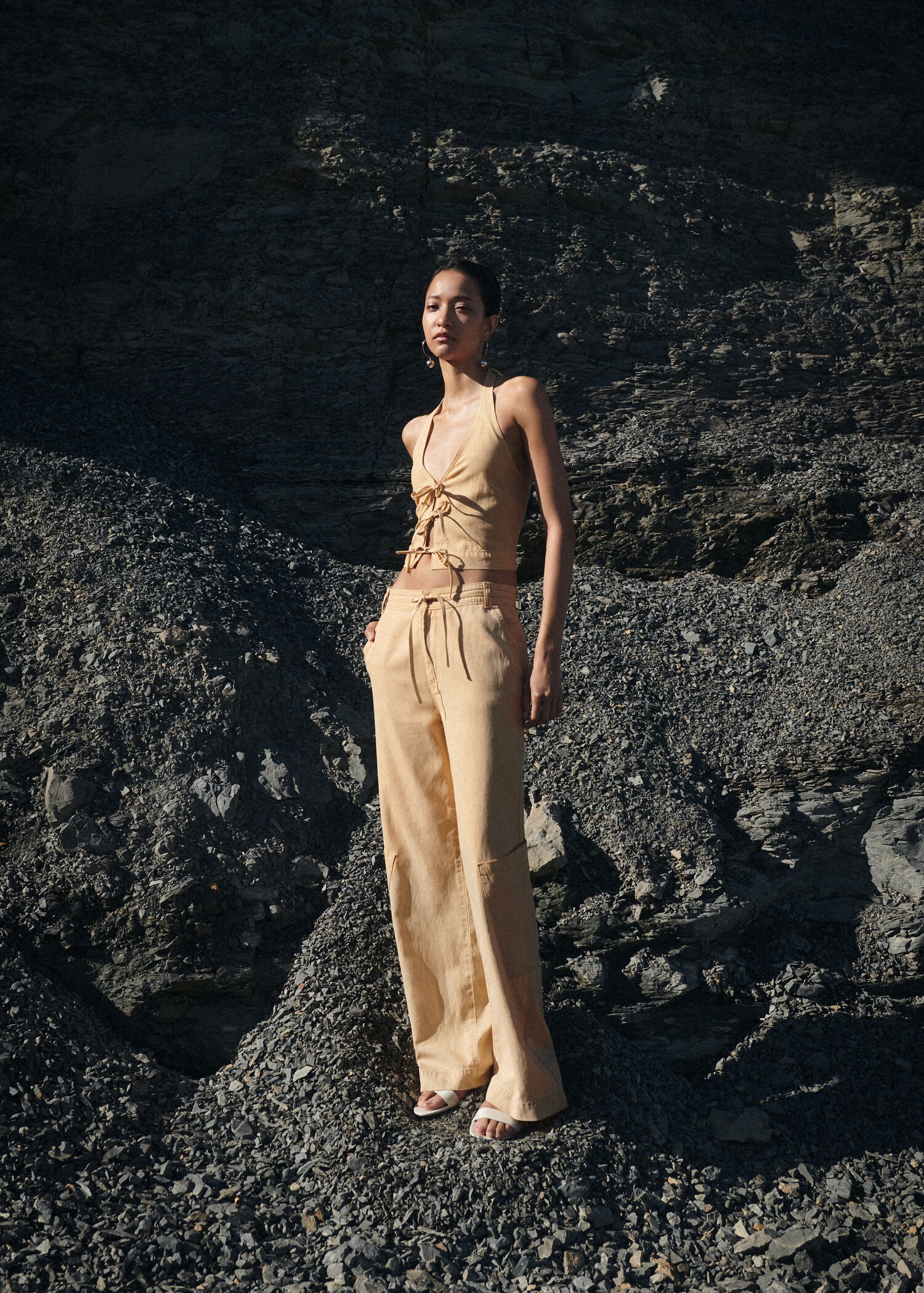 Lyocell trousers with adjustable drawstring - Details of the article 6