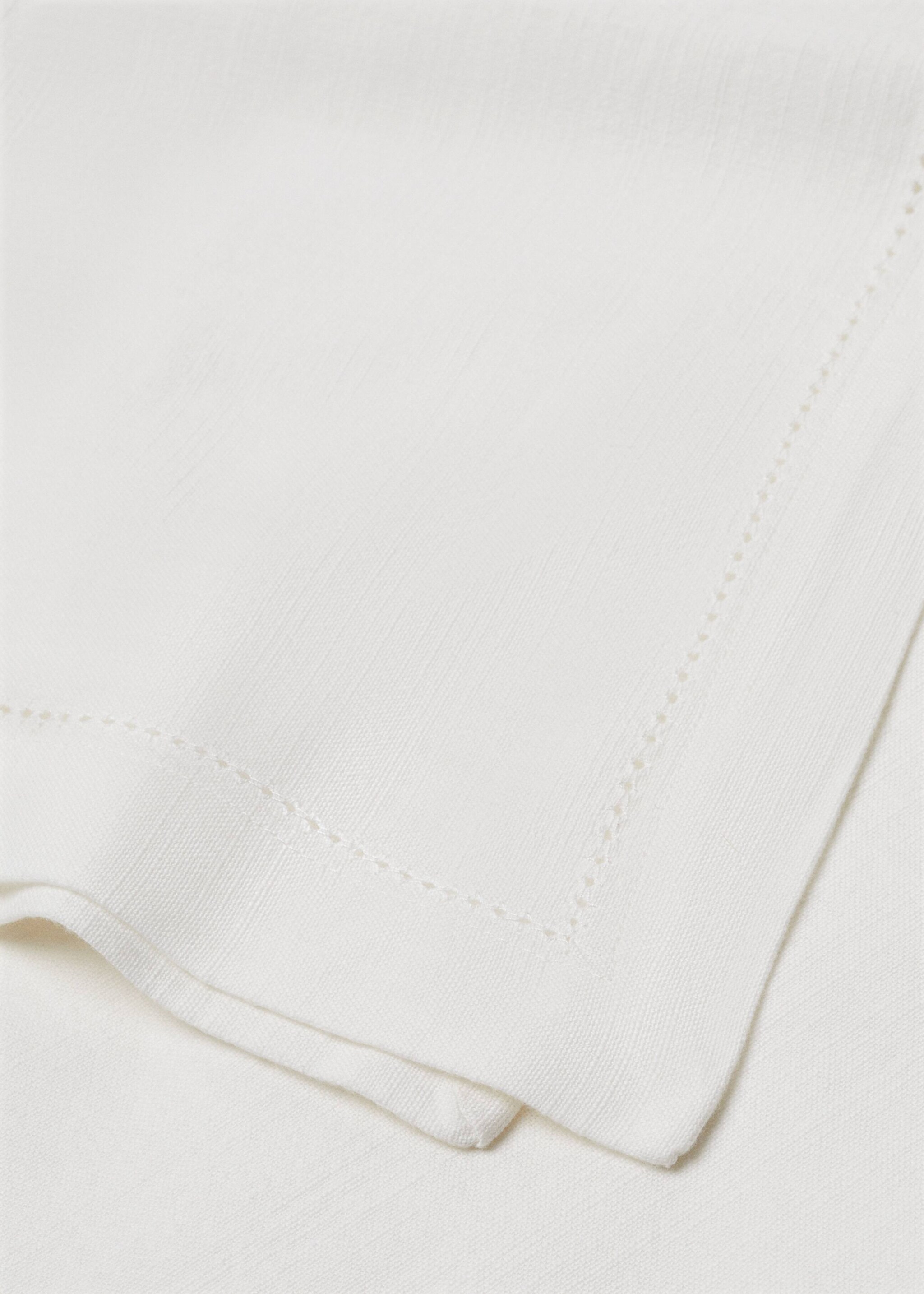 Round tablecloth with hemstitch embroidery - Details of the article 1
