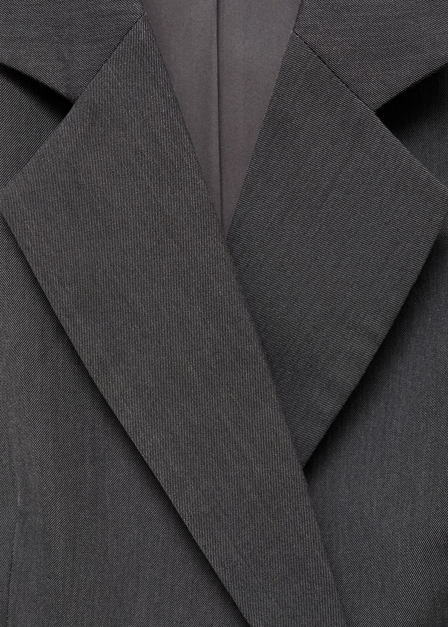 Long buttoned waistcoat - Details of the article 8