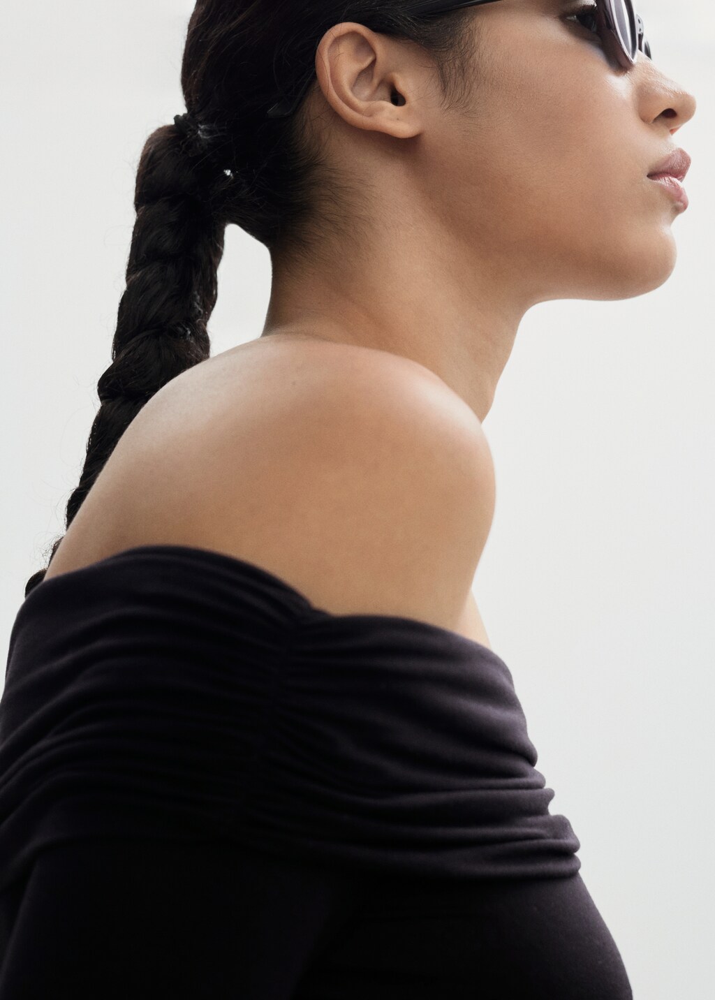 Off shoulders T-shirt - image 4