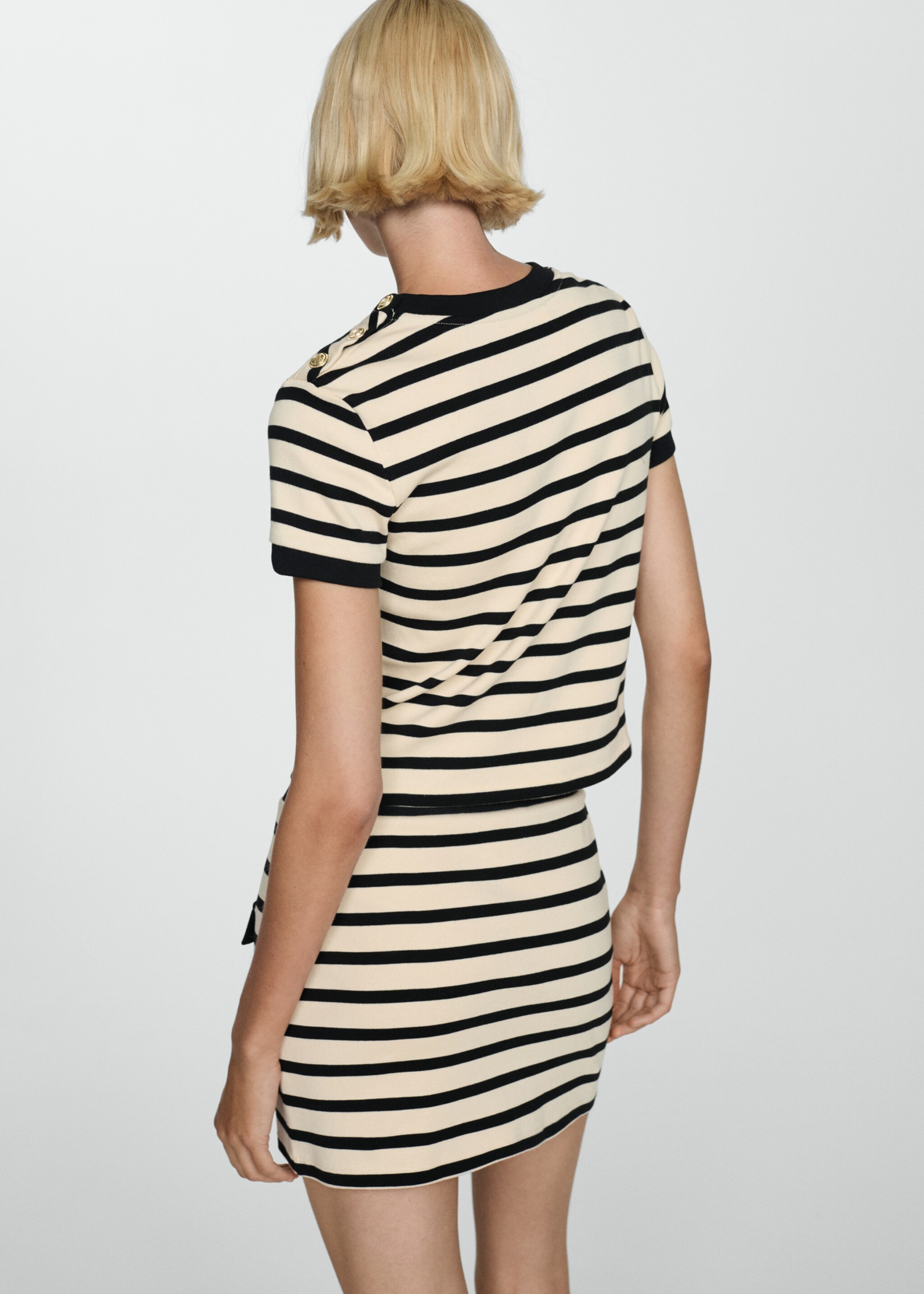 T-shirt contrasté boutons - Verso de l’article, Écru. Ref: 77074033-00.