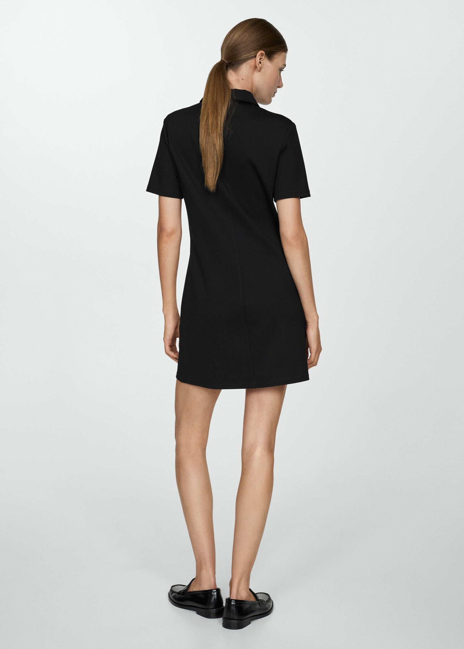 Vestido cuello polo bolsillos - Reverso del artículo