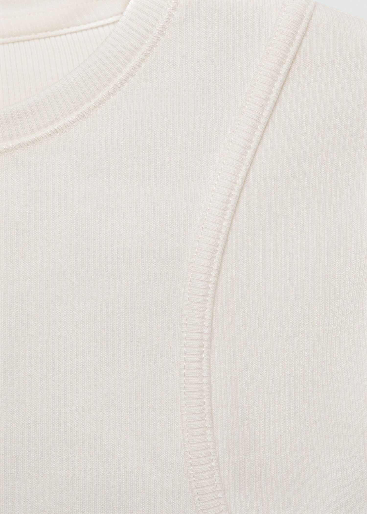 T-shirt with seam detail - Details of the article 8