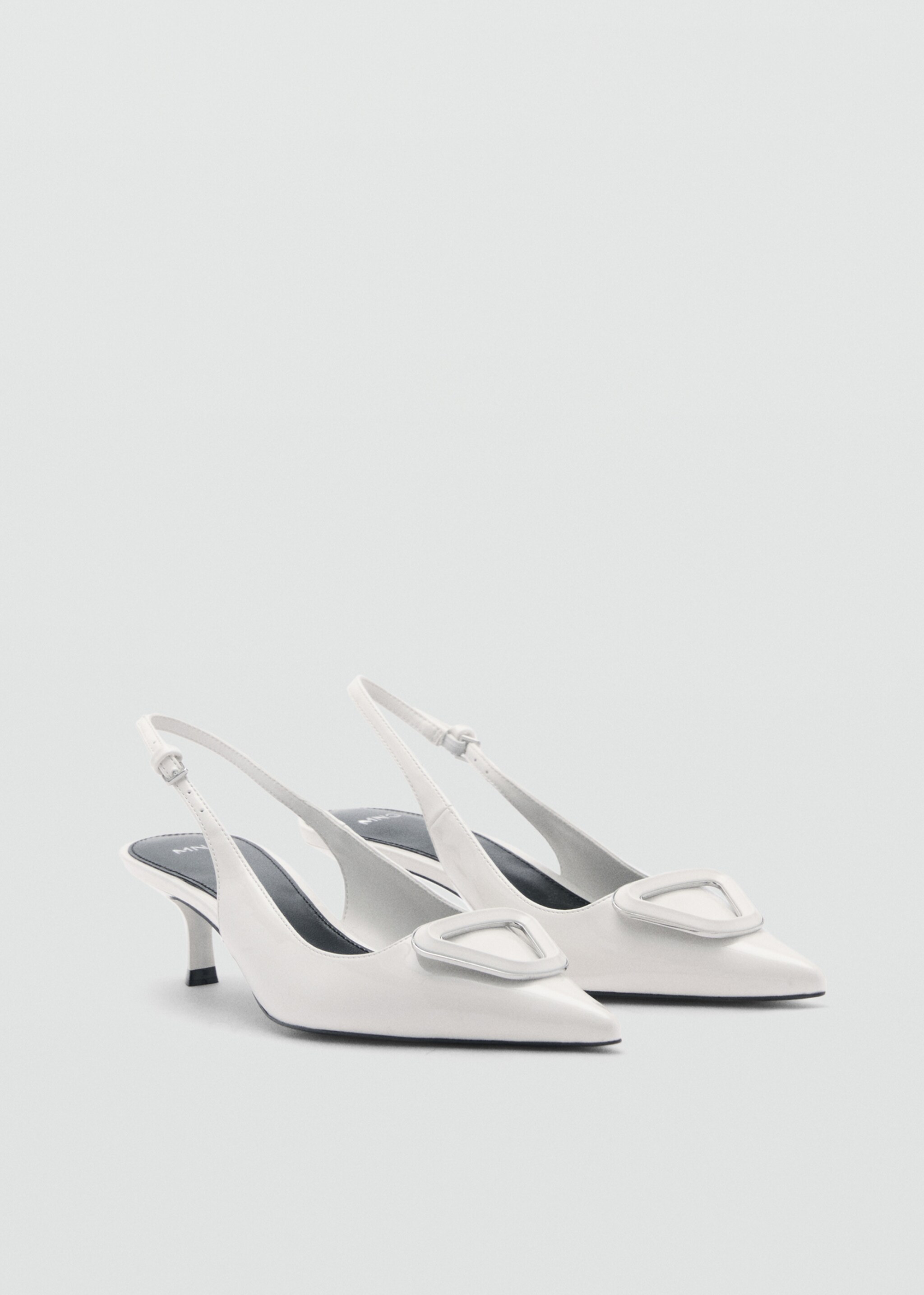 Heeled-shoe with detail - Medium plane, White. Ref: 77074051-00.