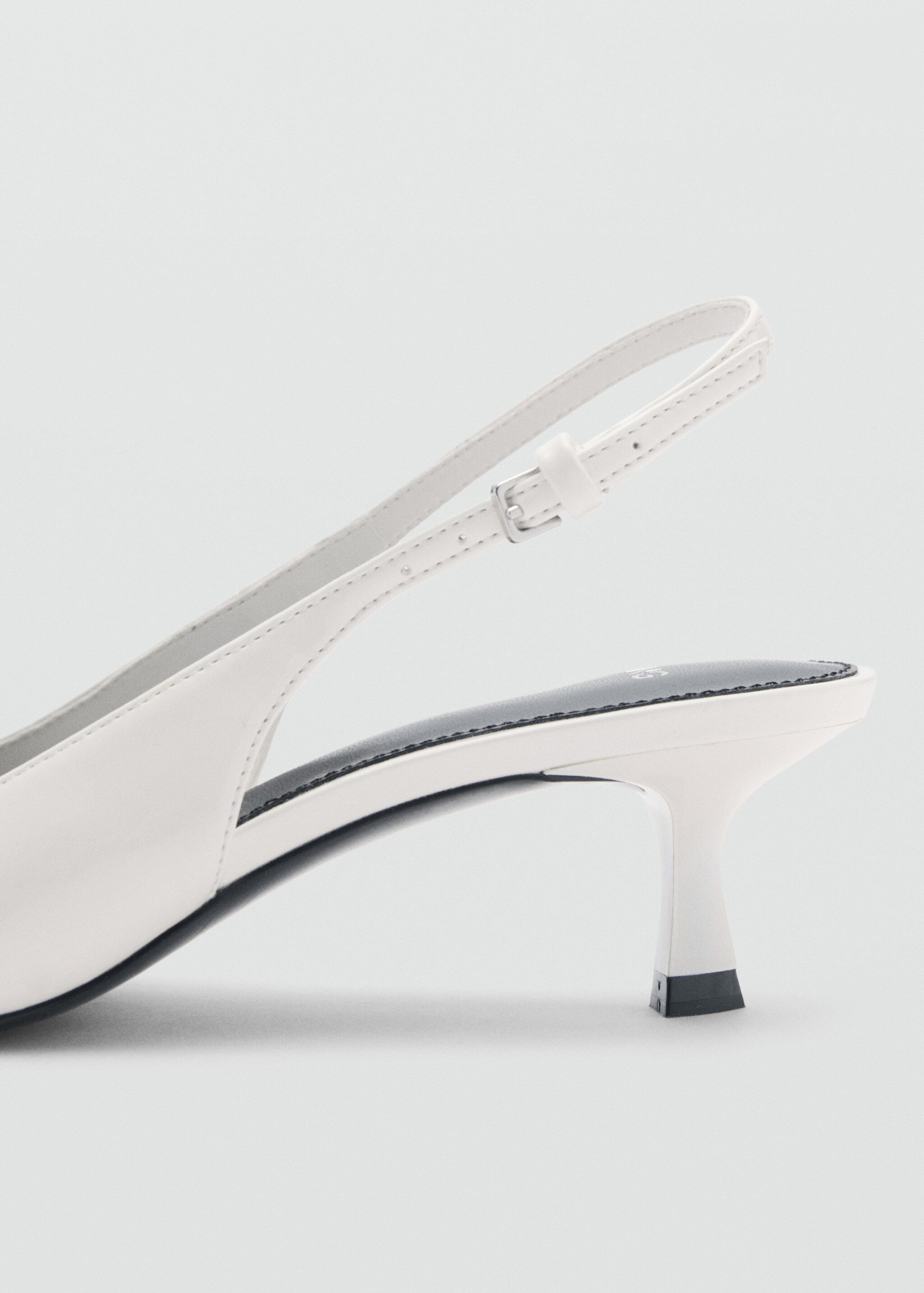Heeled-shoe with detail - Details of the article 1, White. Ref: 77074051-00.