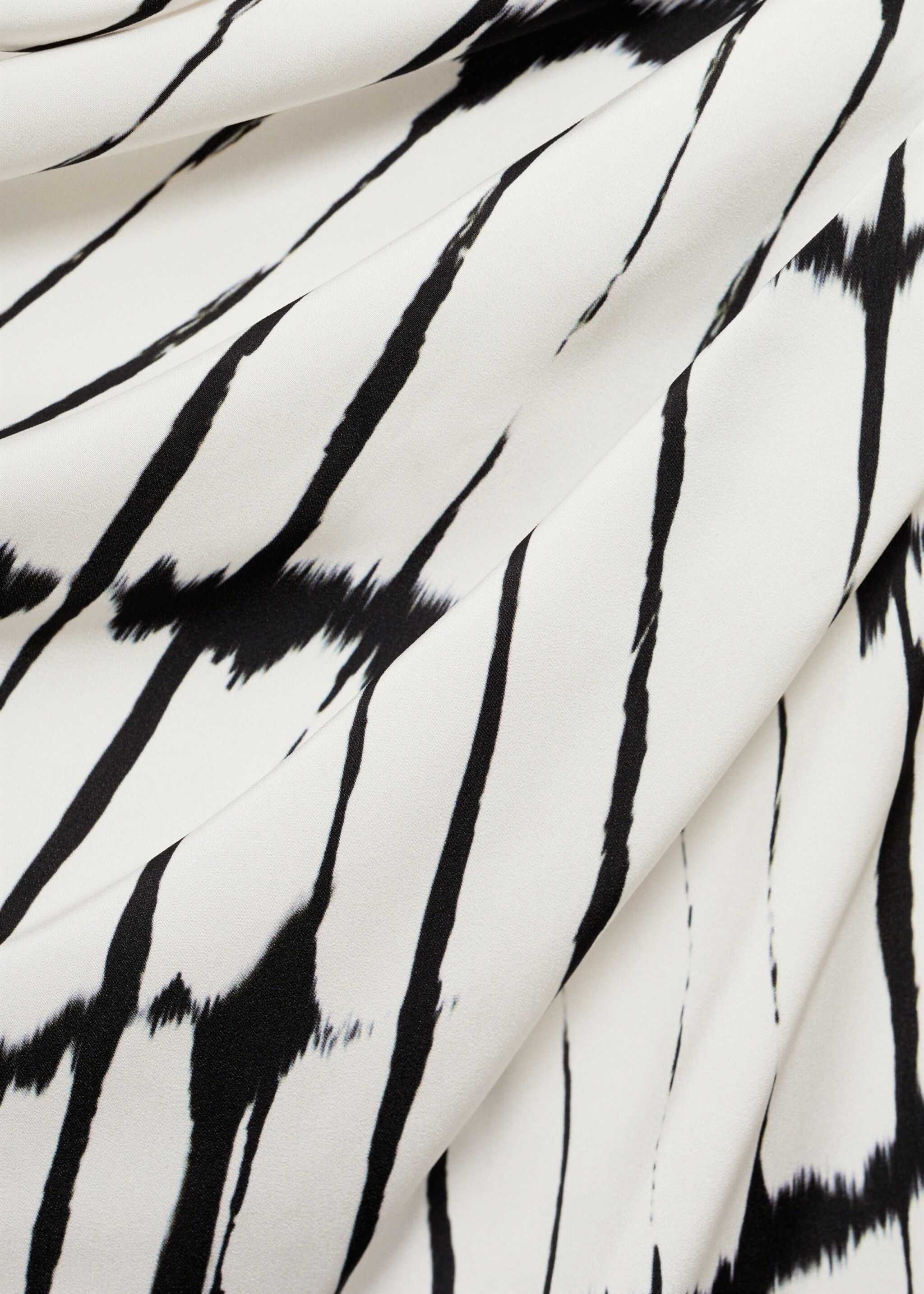 Blusa detalle drapeado estampada - Detalle del artículo 8