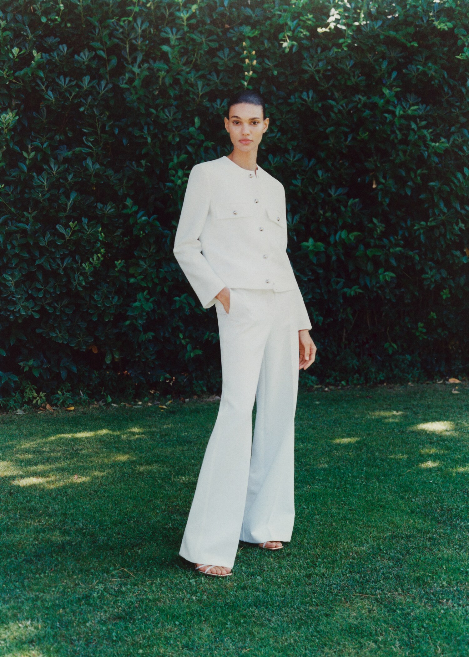 Flowy straight-fit trousers - Details of the article 7