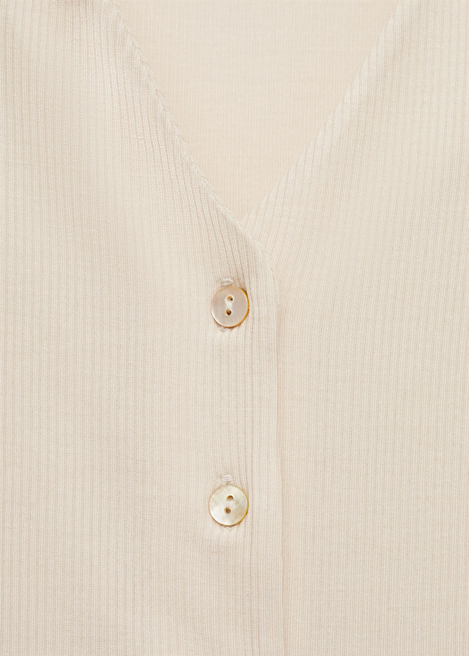 Buttoned lyocell t-shirt - Details of the article 8